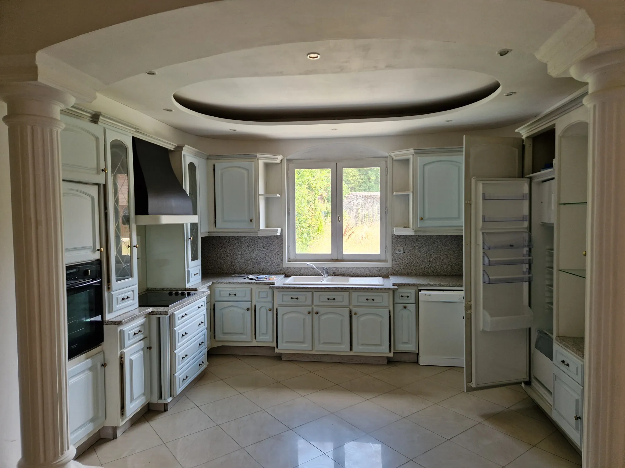 Vente maison spacieuse avec piscine et terrasse à Autun (71400) 