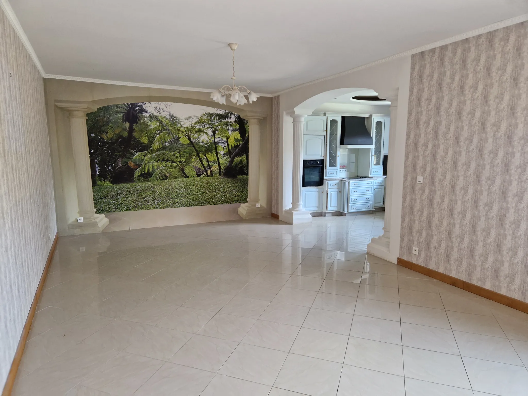 Vente maison spacieuse avec piscine et terrasse à Autun (71400) 