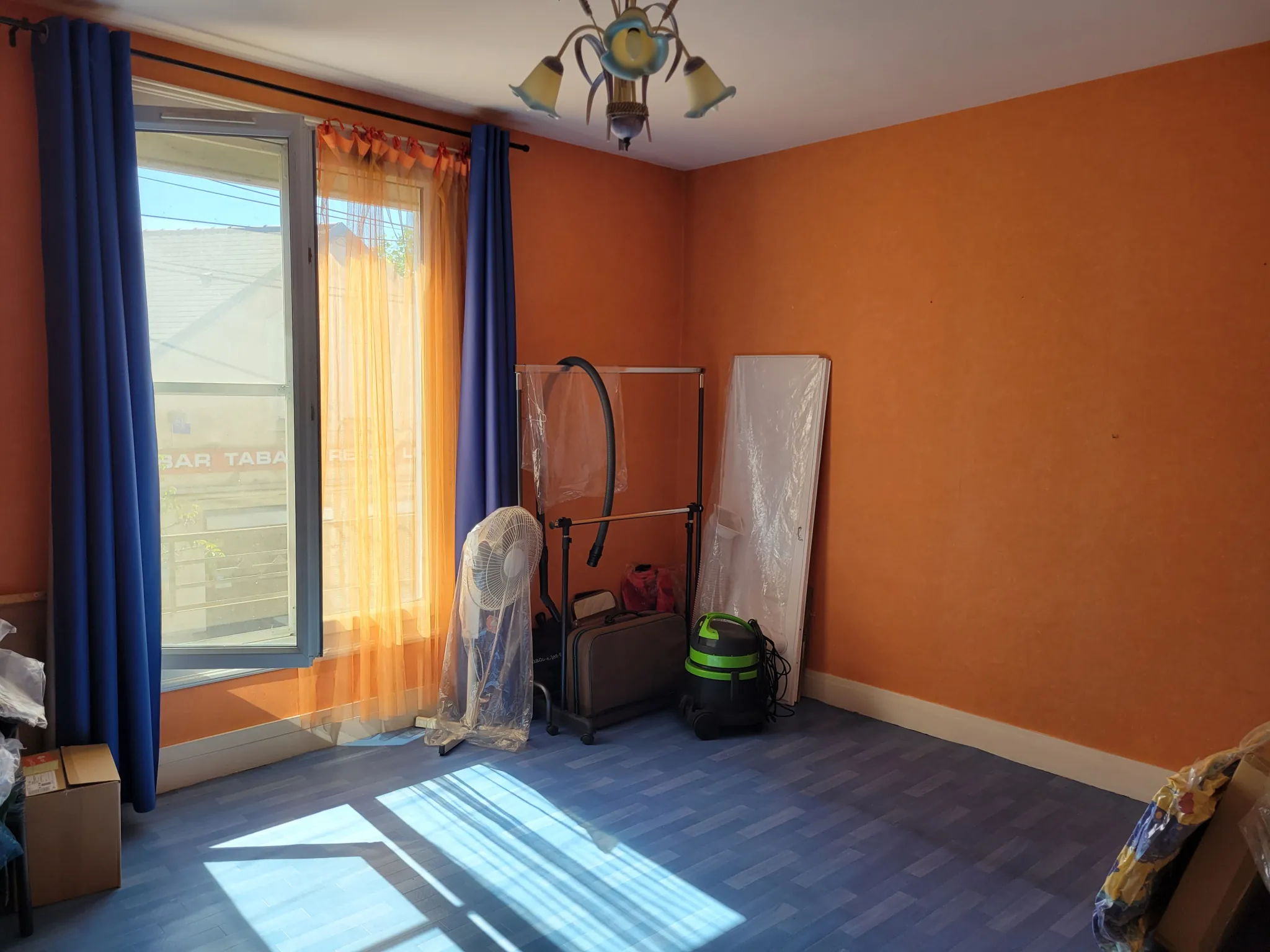 Investissement immobilier à Le Mans : immeuble locatif avec appartement, local et maison loués 