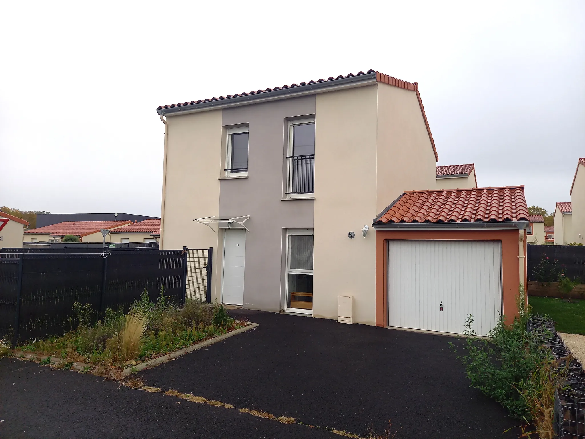 Maison récente de 97 m² avec 3 chambres à Pont du Château 