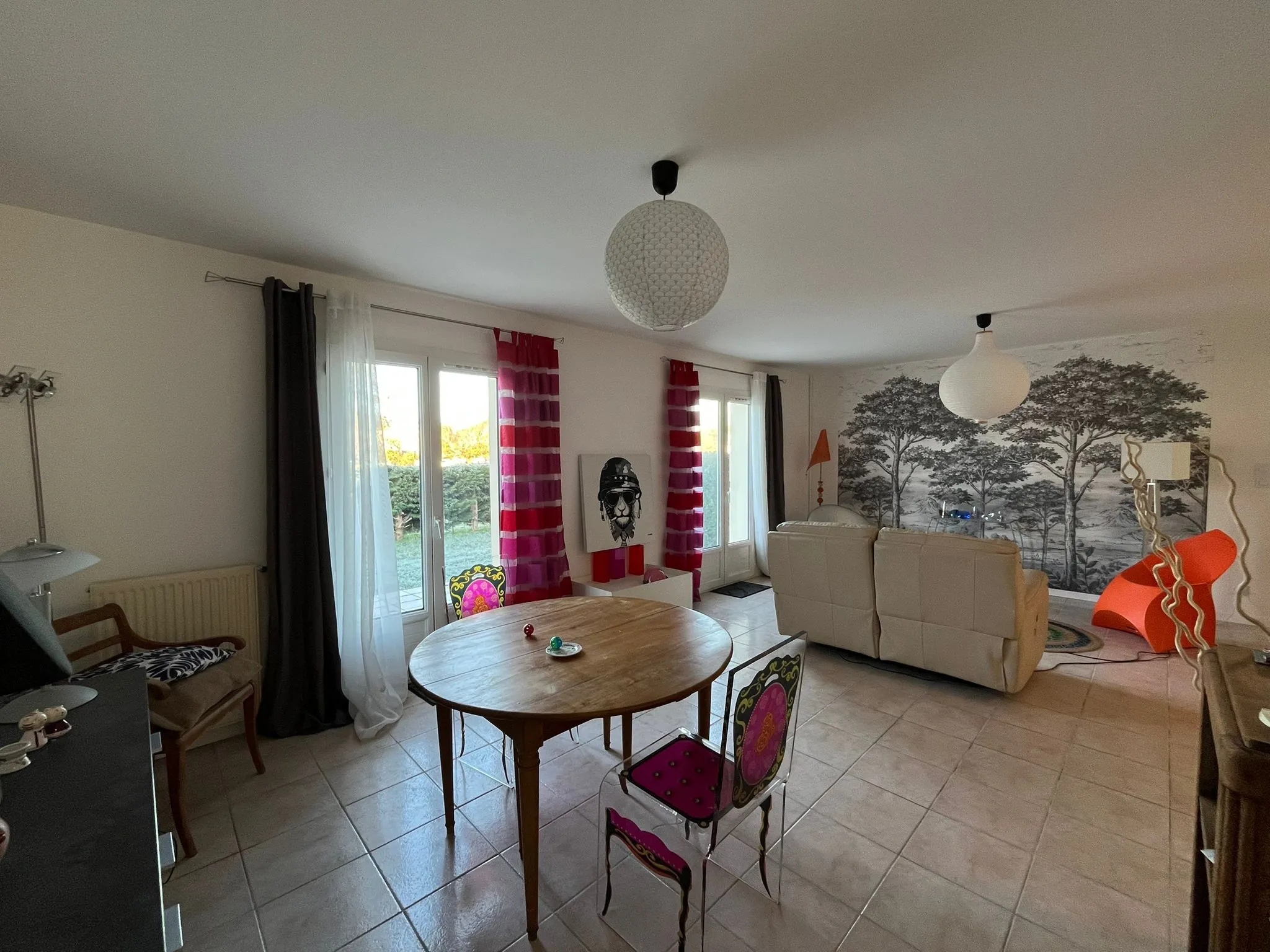 Maison de plain-pied à Changé avec 3 chambres, jardin et garage