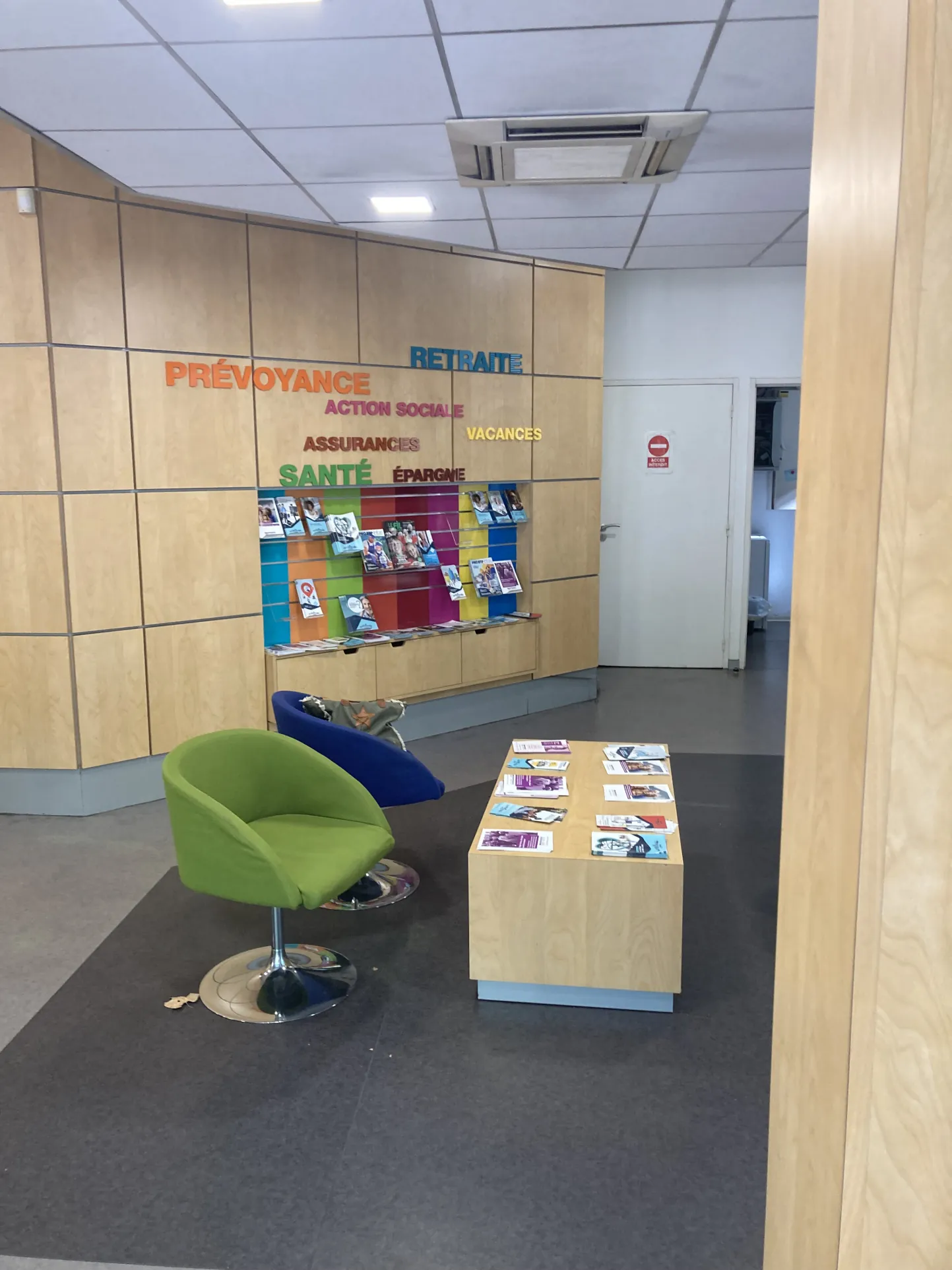 Bureaux à vendre ou louer à Montpellier Antigone - 90 m2 idéal emplacement 