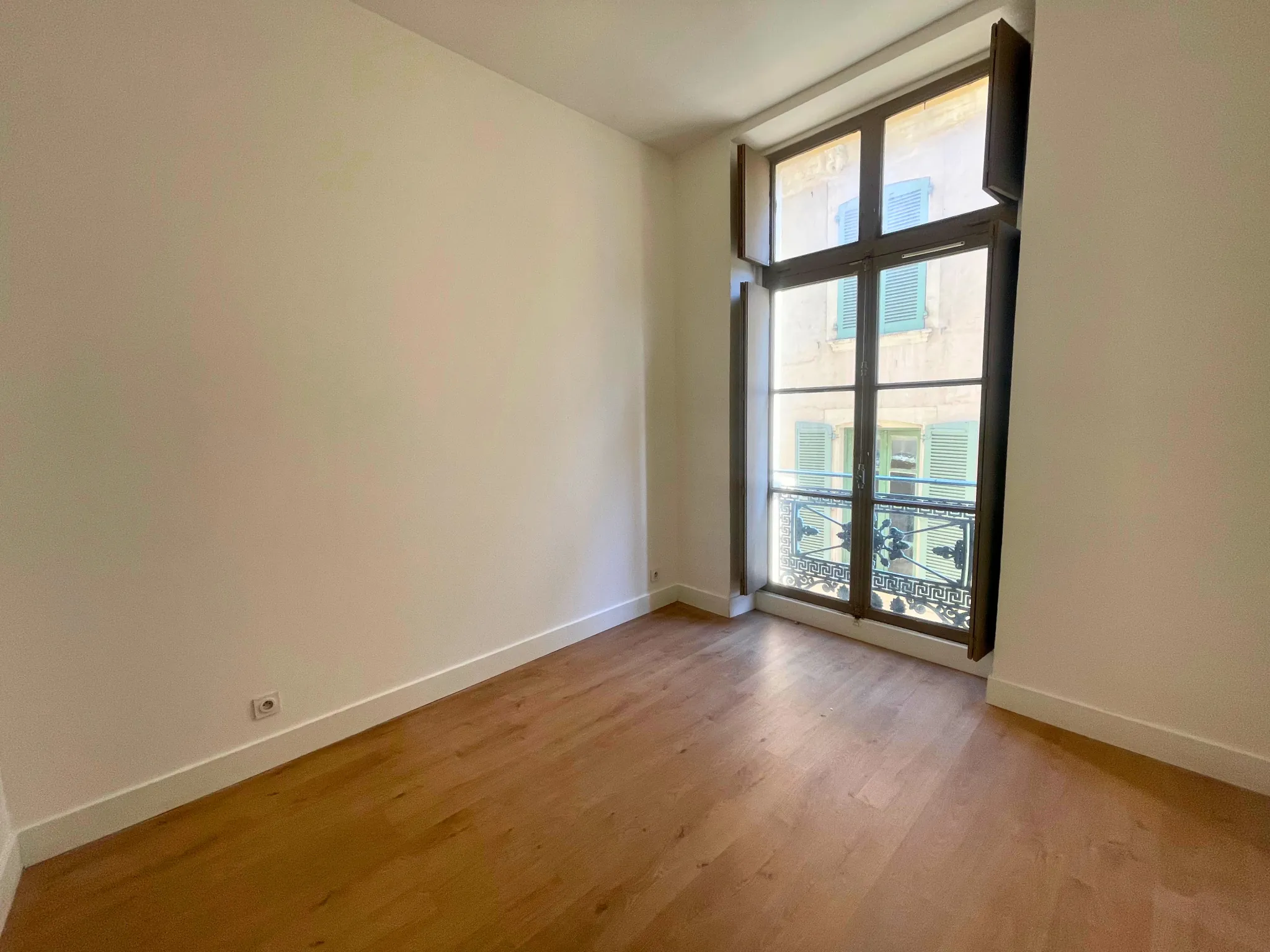 Appartement T3 à Nîmes avec 2 chambres en centre-ville - 56,66 m² 