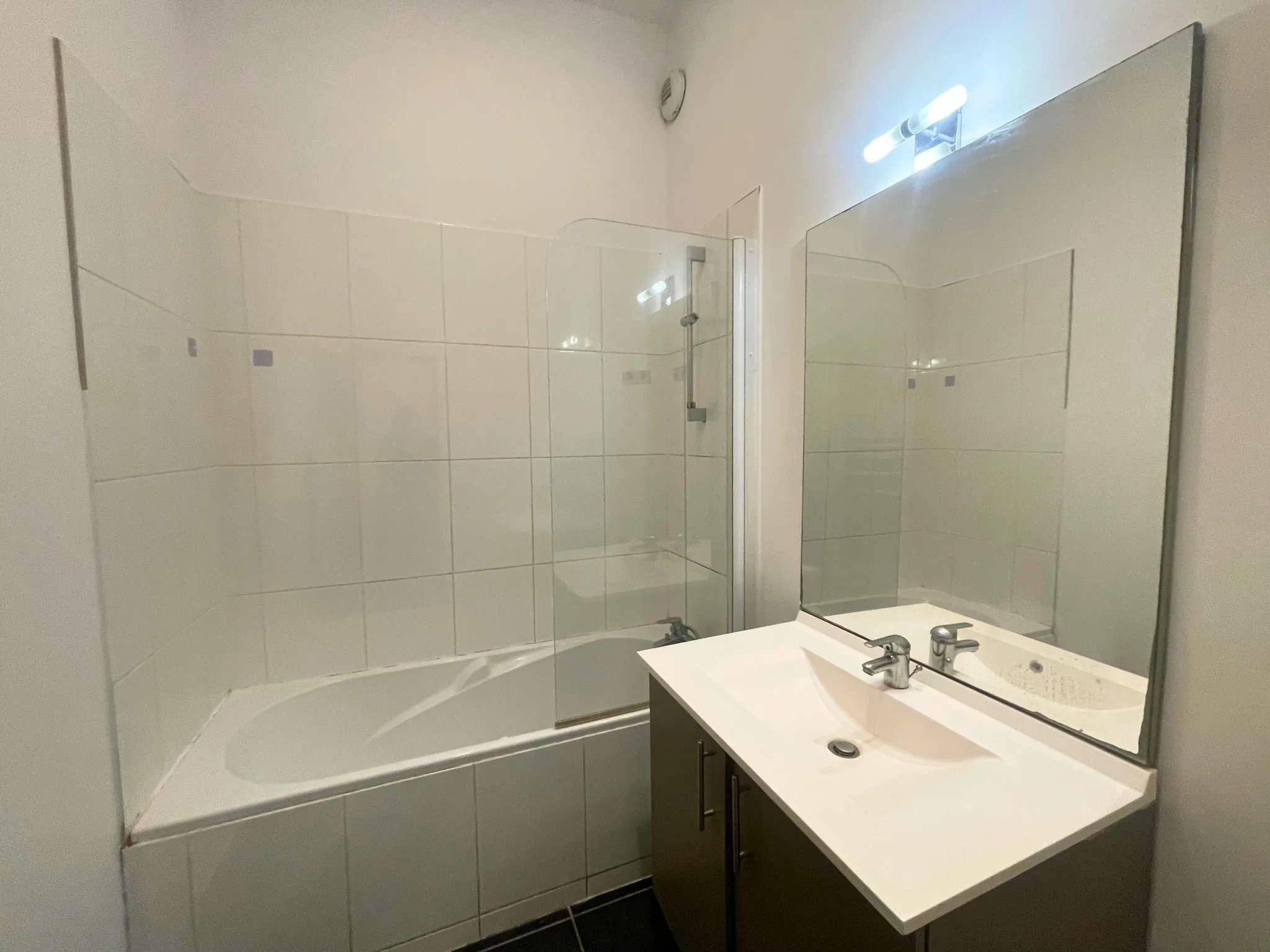 Appartement T3 à Nîmes avec 2 chambres en centre-ville - 56,66 m² 