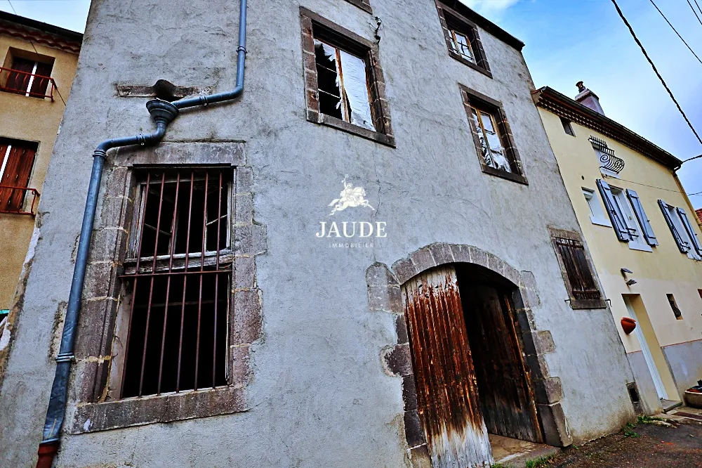Maison à rénover de 134 m² à Mur-sur-Allier - Investissement idéal