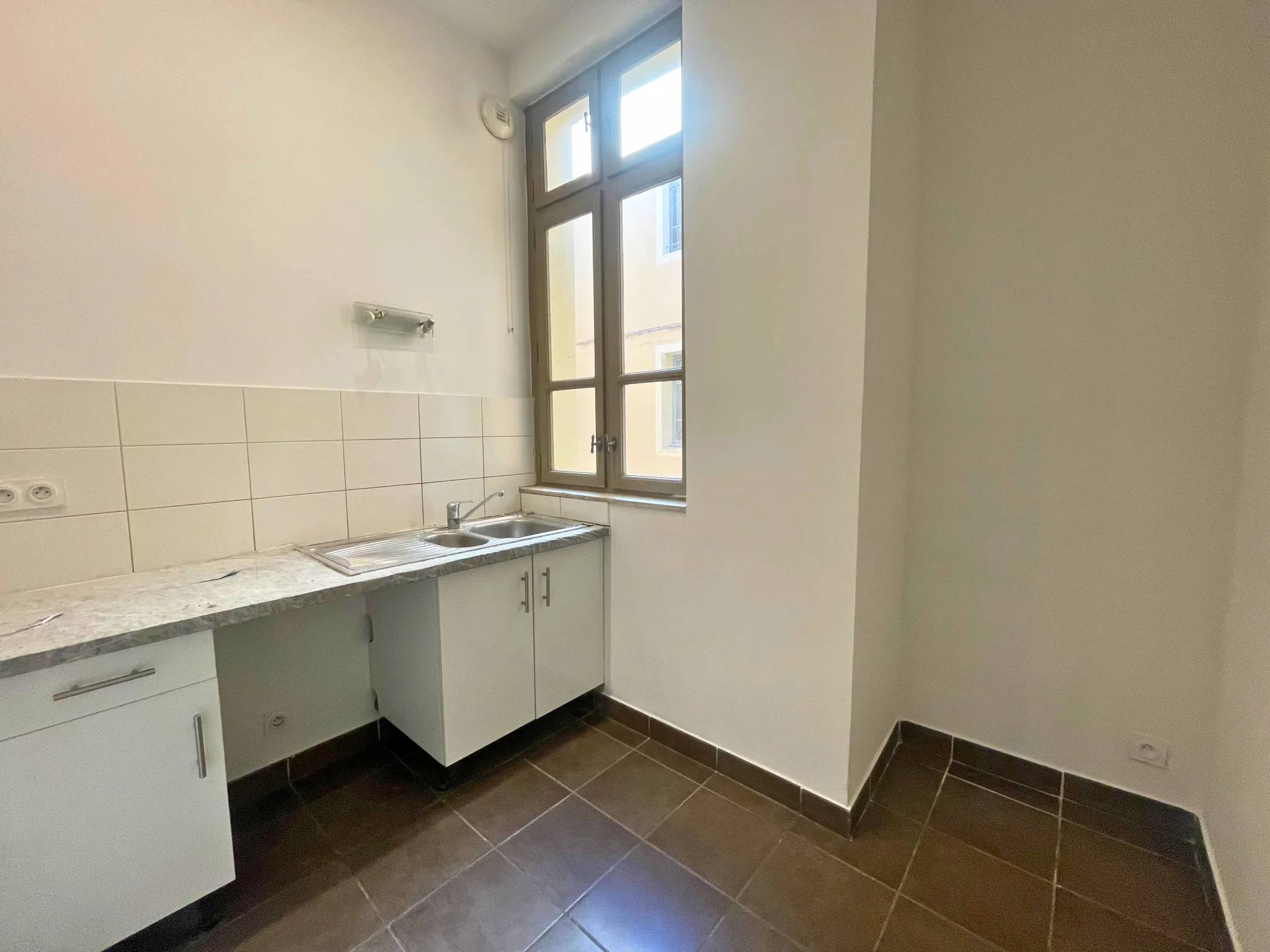 Appartement T3 à Nîmes avec 2 chambres en centre-ville - 56,66 m² 