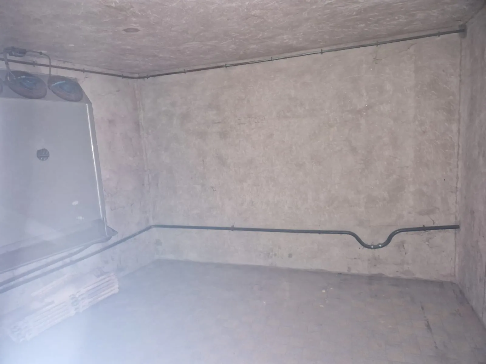 Caves en sous-sol près de la place de la Victoire à Bordeaux - Environnement sain et sécurisé