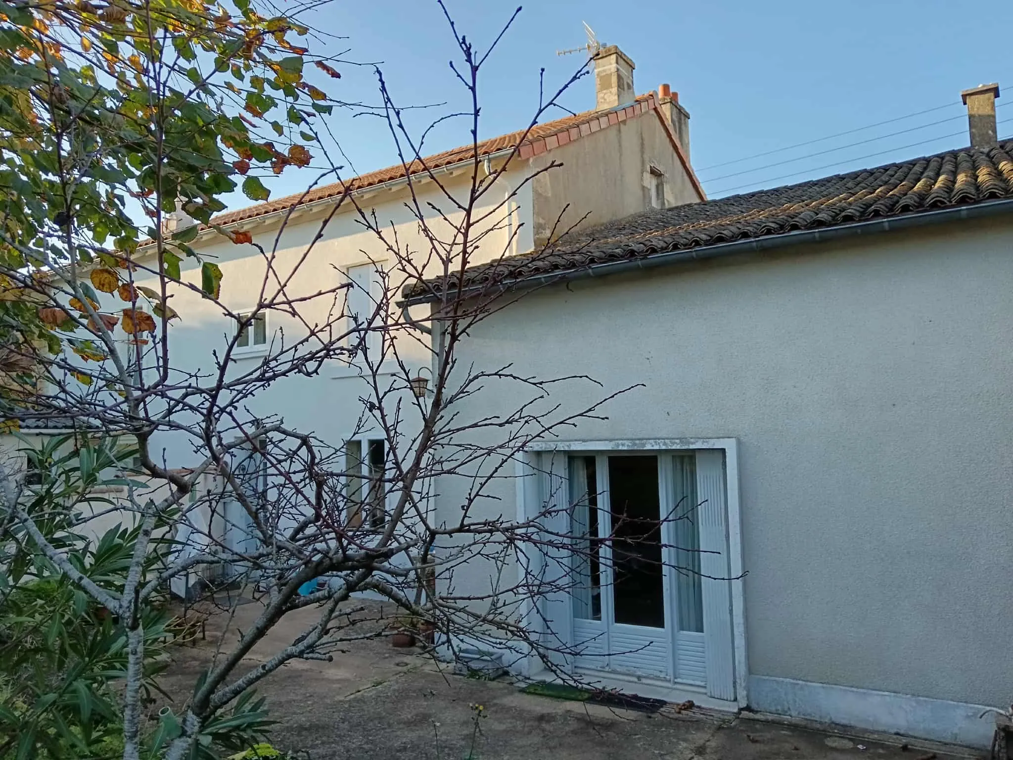 Vente d’un ensemble immobilier comprenant deux maisons à Valence-en-Poitou 