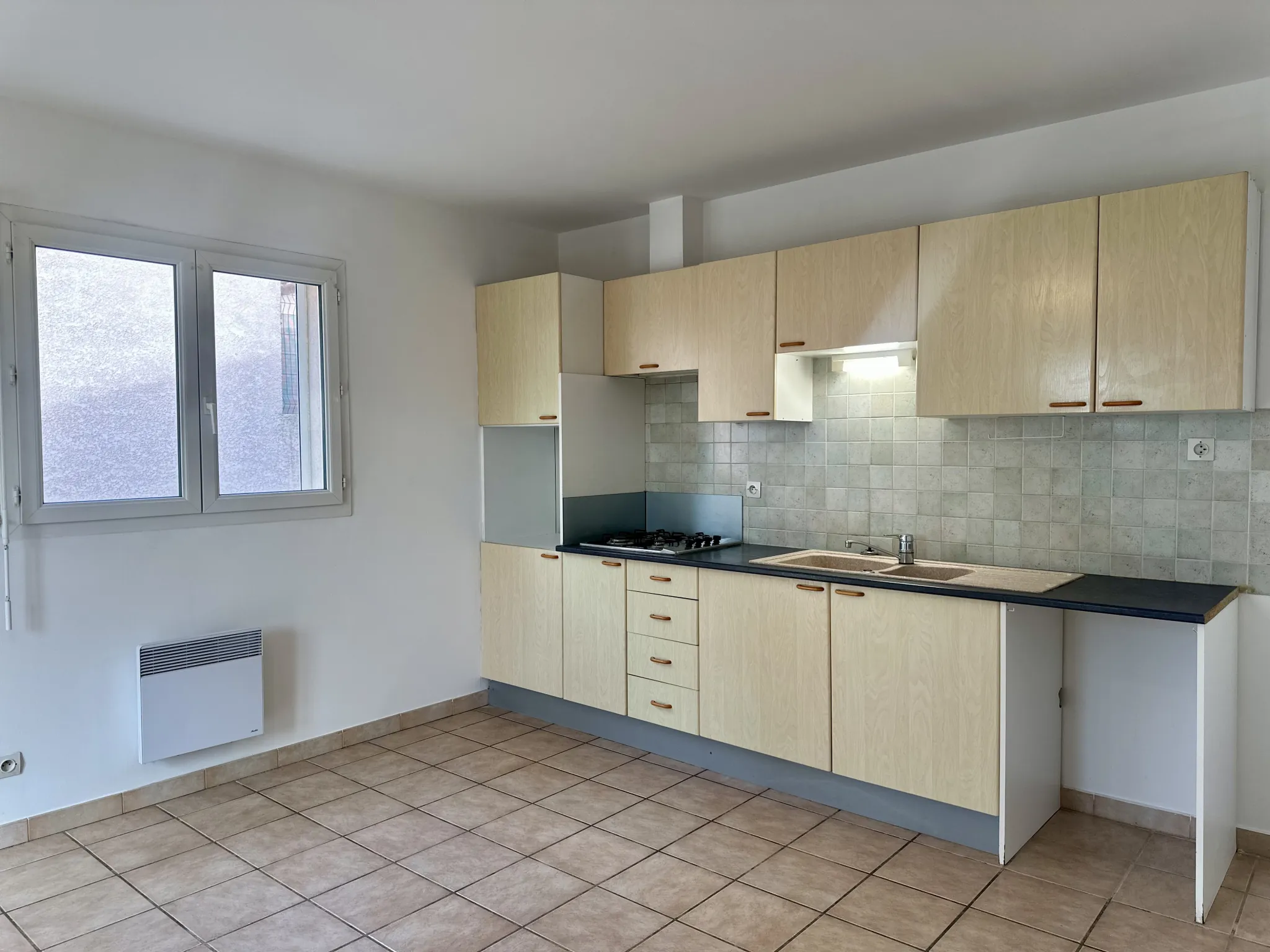 Maison récente de 90 m² avec jardin et garage à Rustiques, proche Carcassonne 