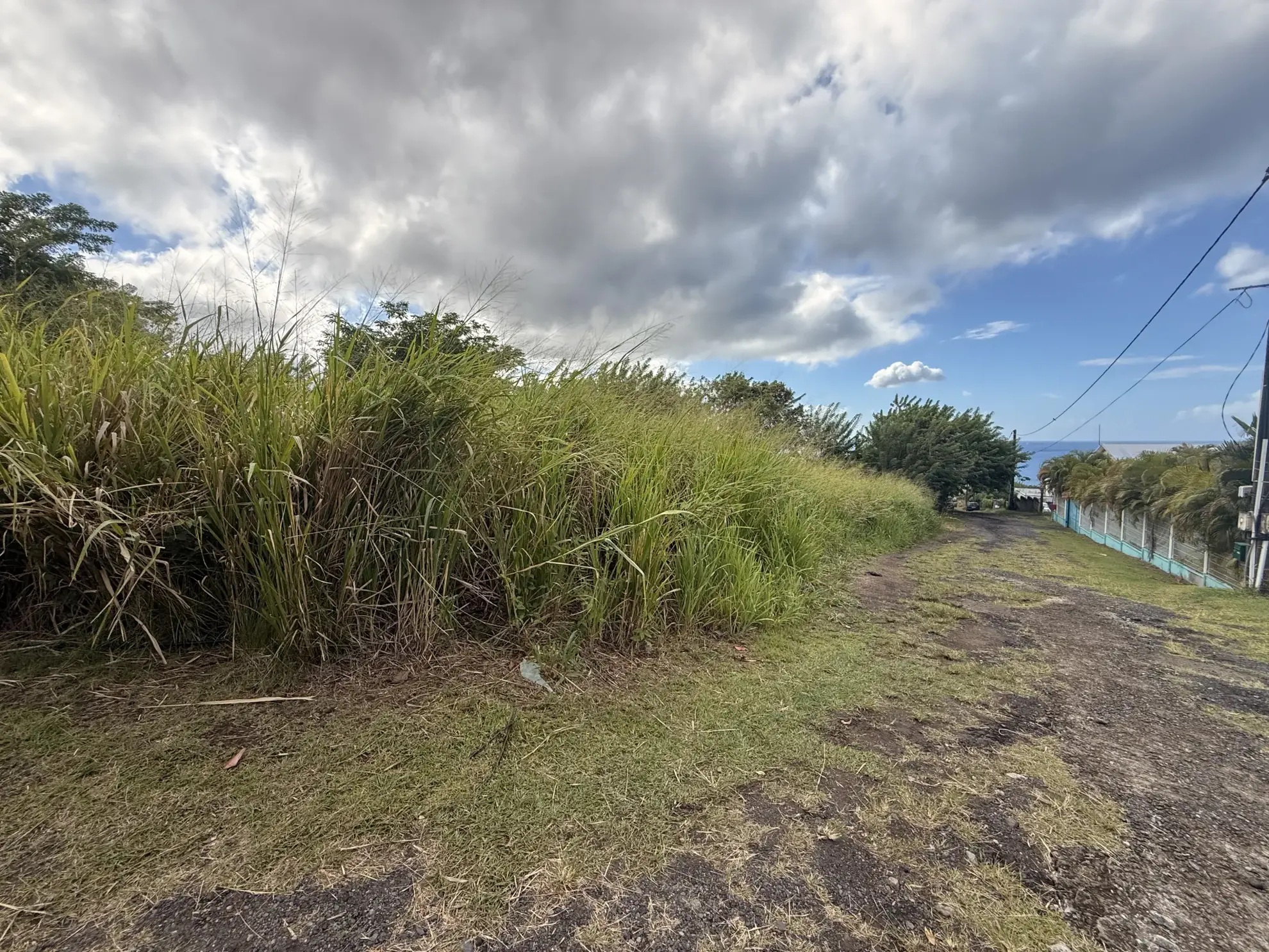 Terrain constructible avec vue mer à Saint-Pierre – 442 m²