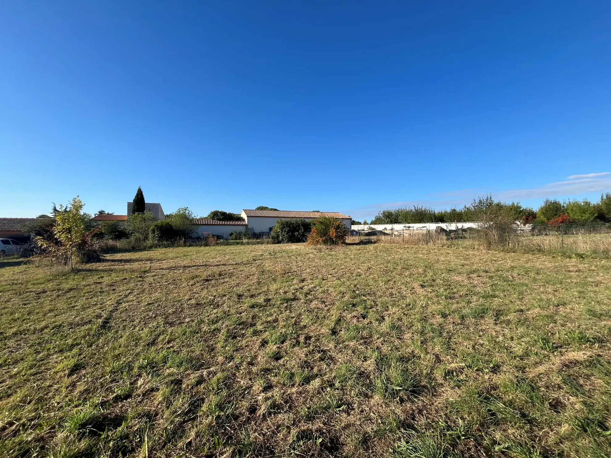 Terrain constructible de 800 m² à Saint Mamert du Gard - Viabilisé et prêt à bâtir