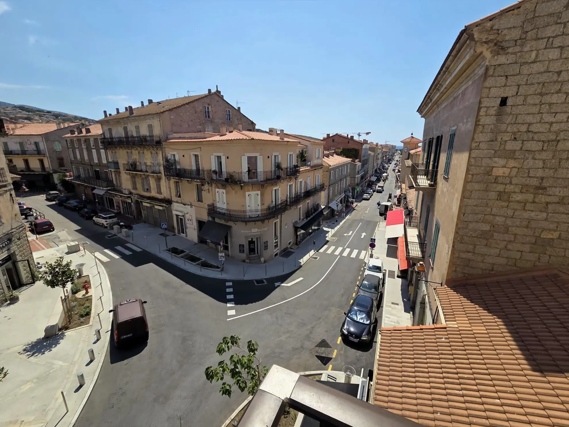 Appartement T3 rénové avec terrasse à Propriano, proche plages et port 