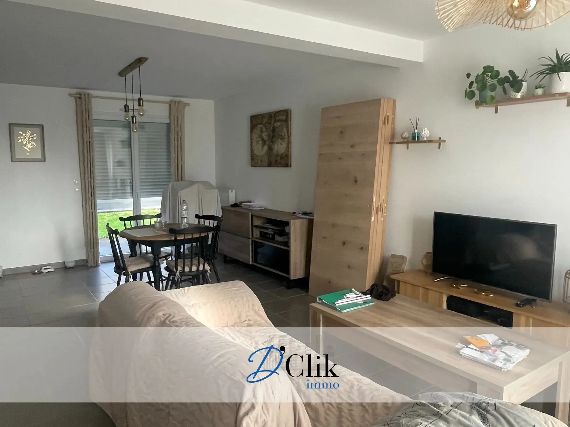 Maison récente 3 chambres à Changé avec terrasse et garage - D'Clik Immo