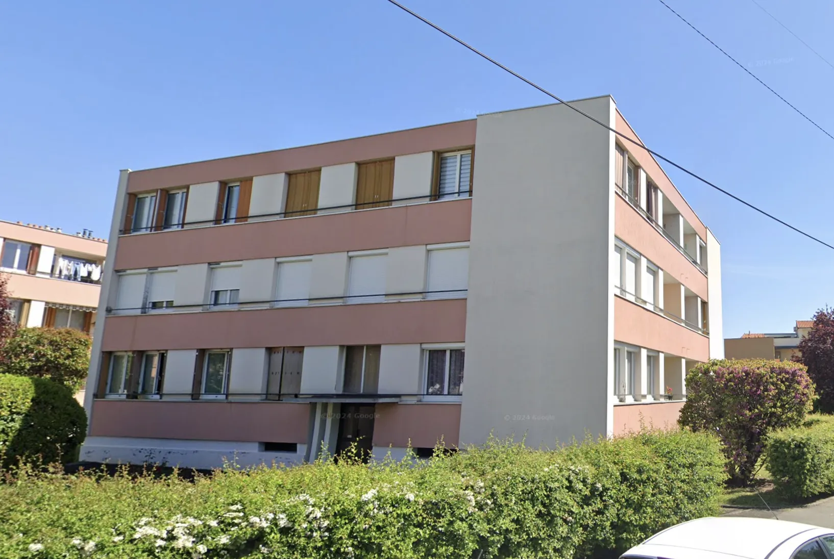 Appartement T3 de 62 m² en dernier étage avec balcon et parking à Clermont-Ferrand 