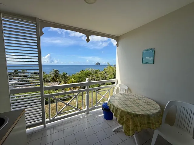 Studio meublé avec vue mer au Diamant – Investissement idéal 