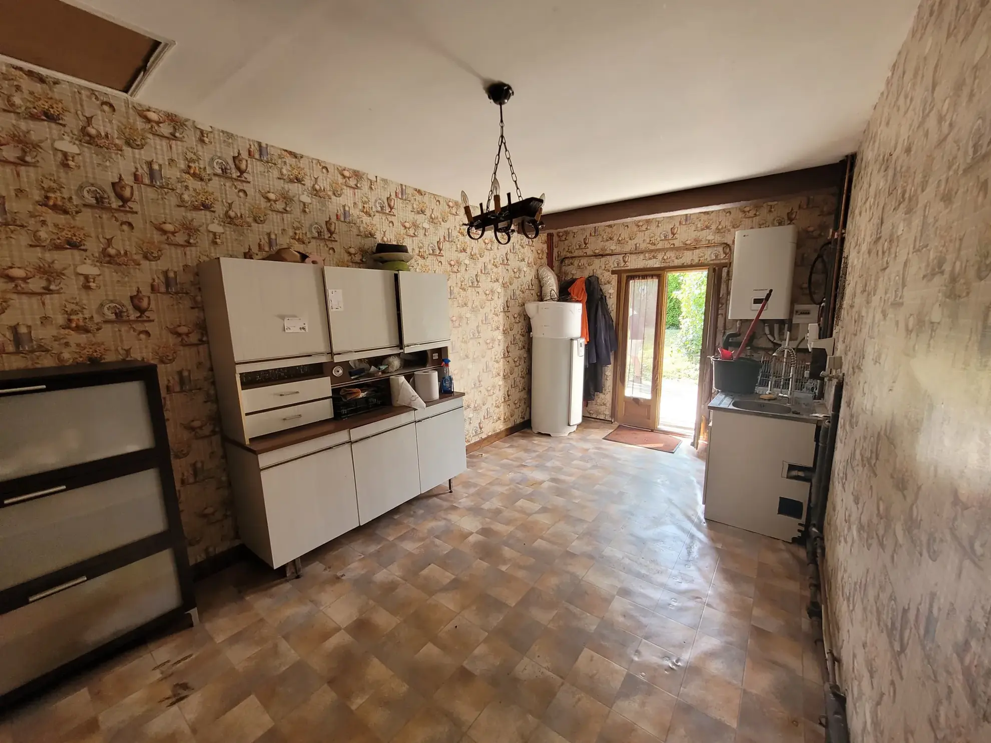 Maison familiale F7 à Tronget avec jardin, garage et DPE 'C' 