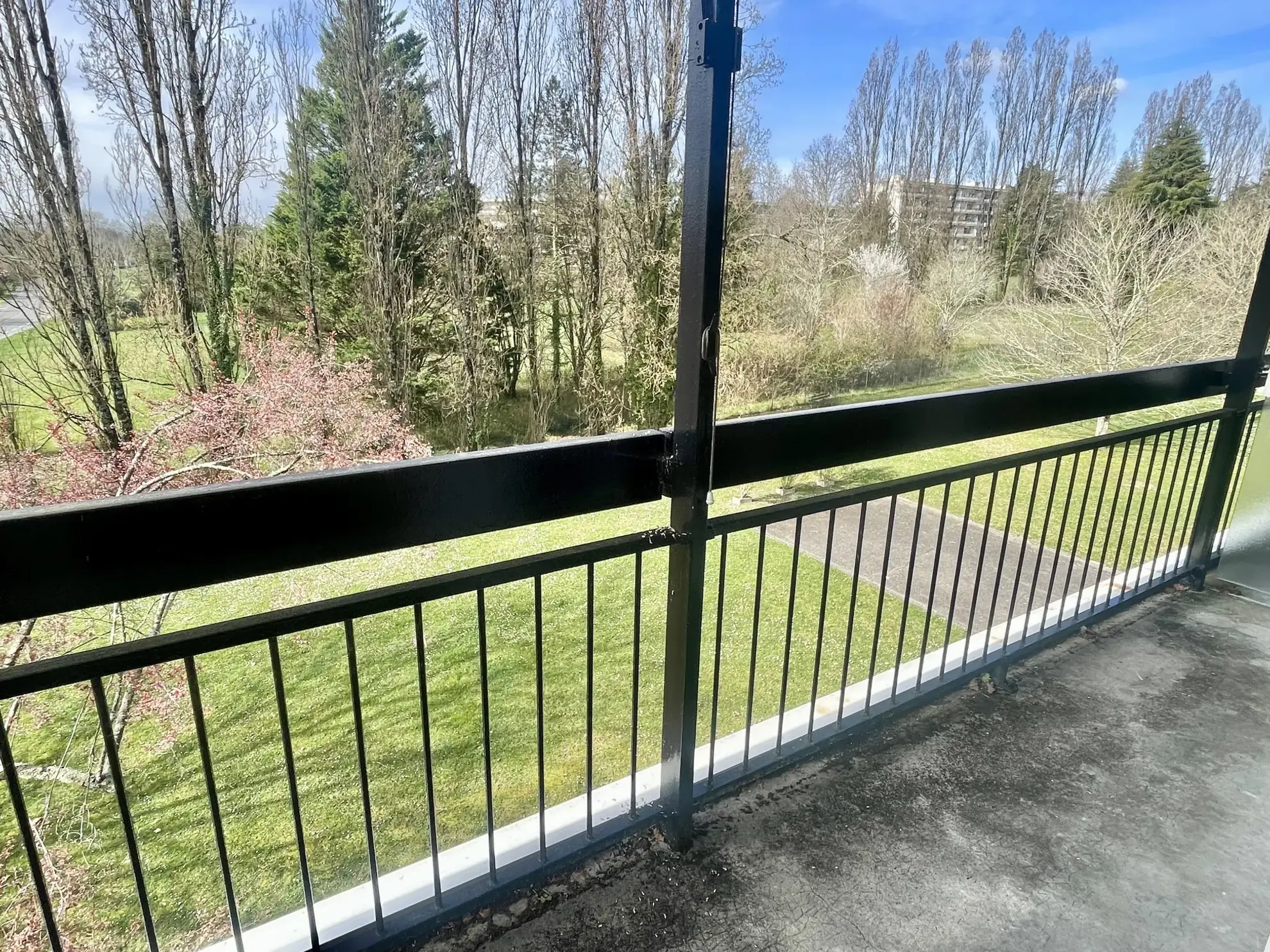 Appartement T2 avec balcon à vendre à Blanquefort, 71 m², dernier étage, idéal rénovation