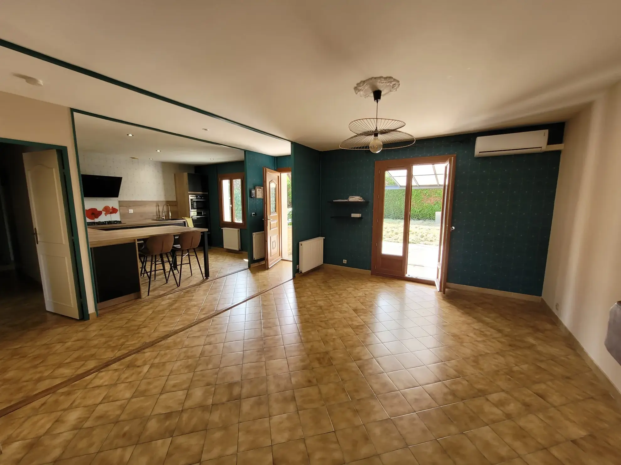 Maison familiale F7 à Tronget avec jardin, garage et DPE 'C' 