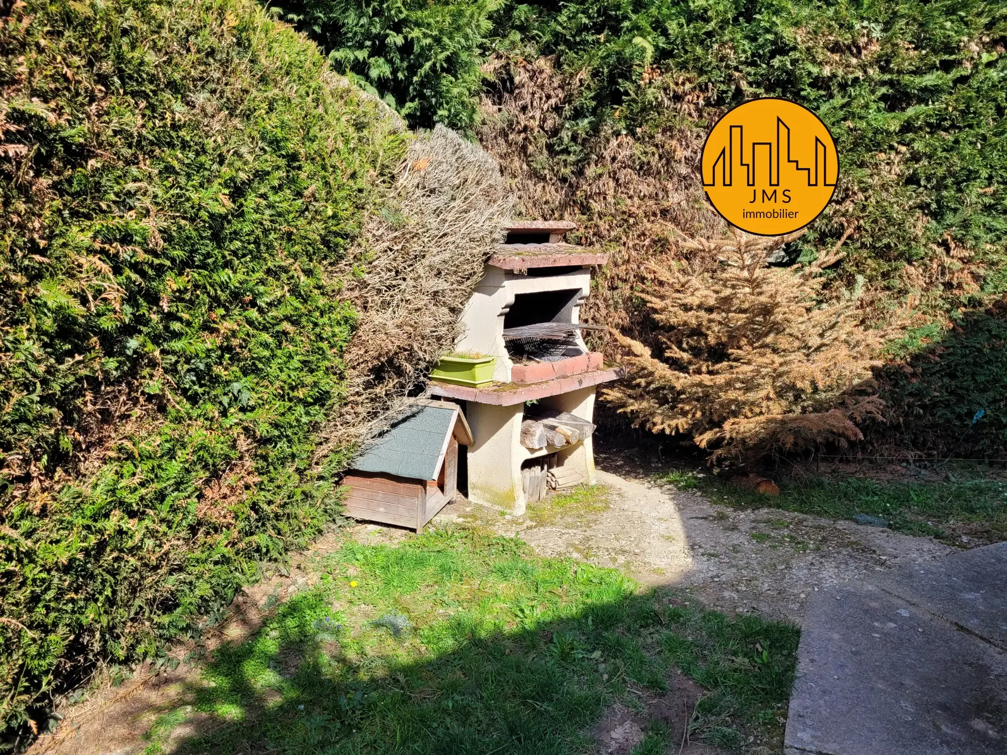 Maison familiale F7 à Tronget avec jardin, garage et DPE 'C' 