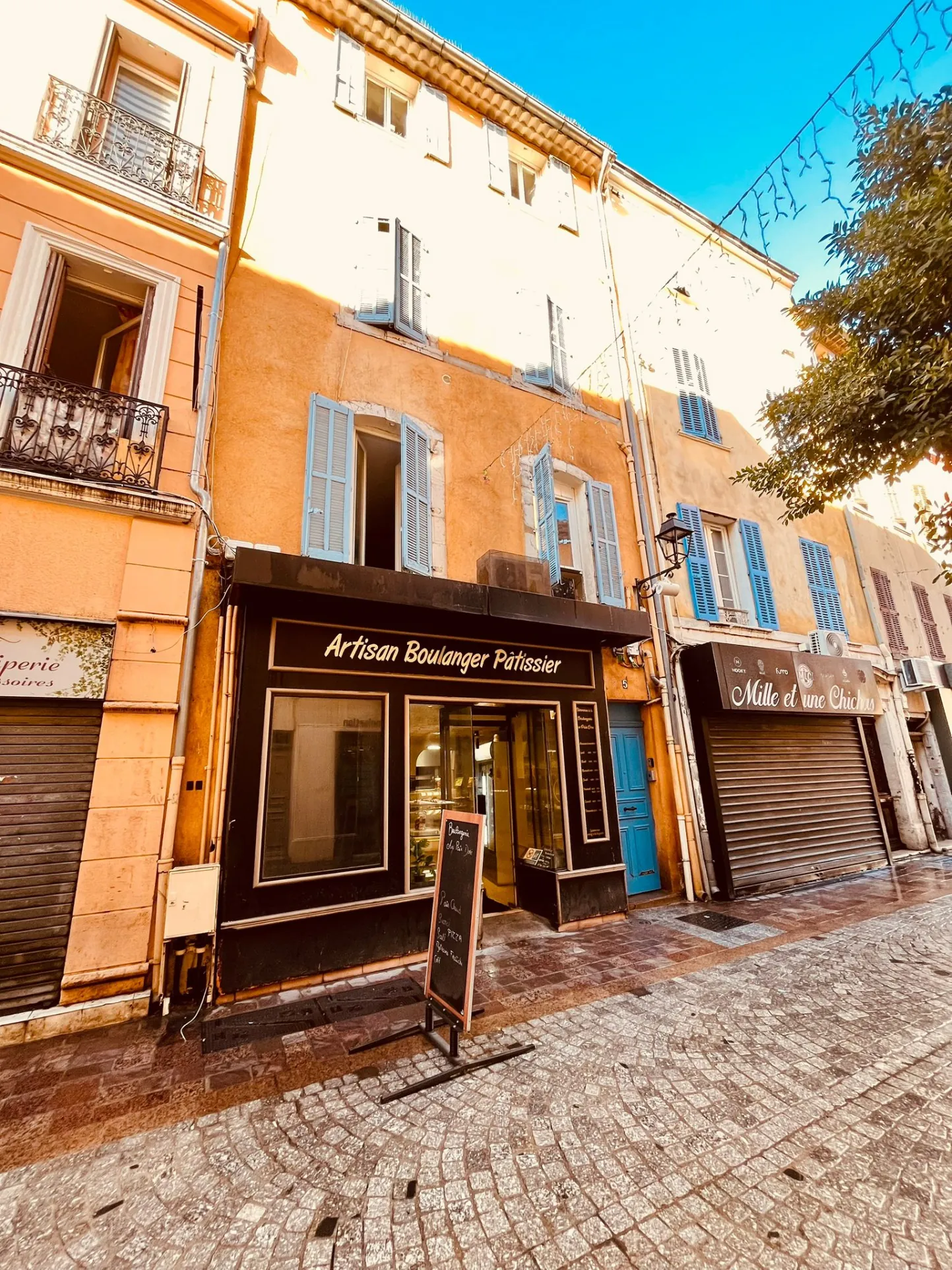 Grand appartement T2 de charme à La Seyne-sur-Mer avec vue urbaine 