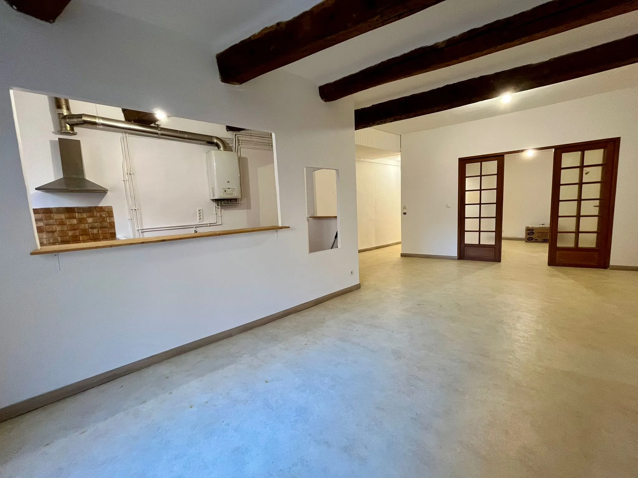 Grand appartement T2 de charme à La Seyne-sur-Mer avec vue urbaine