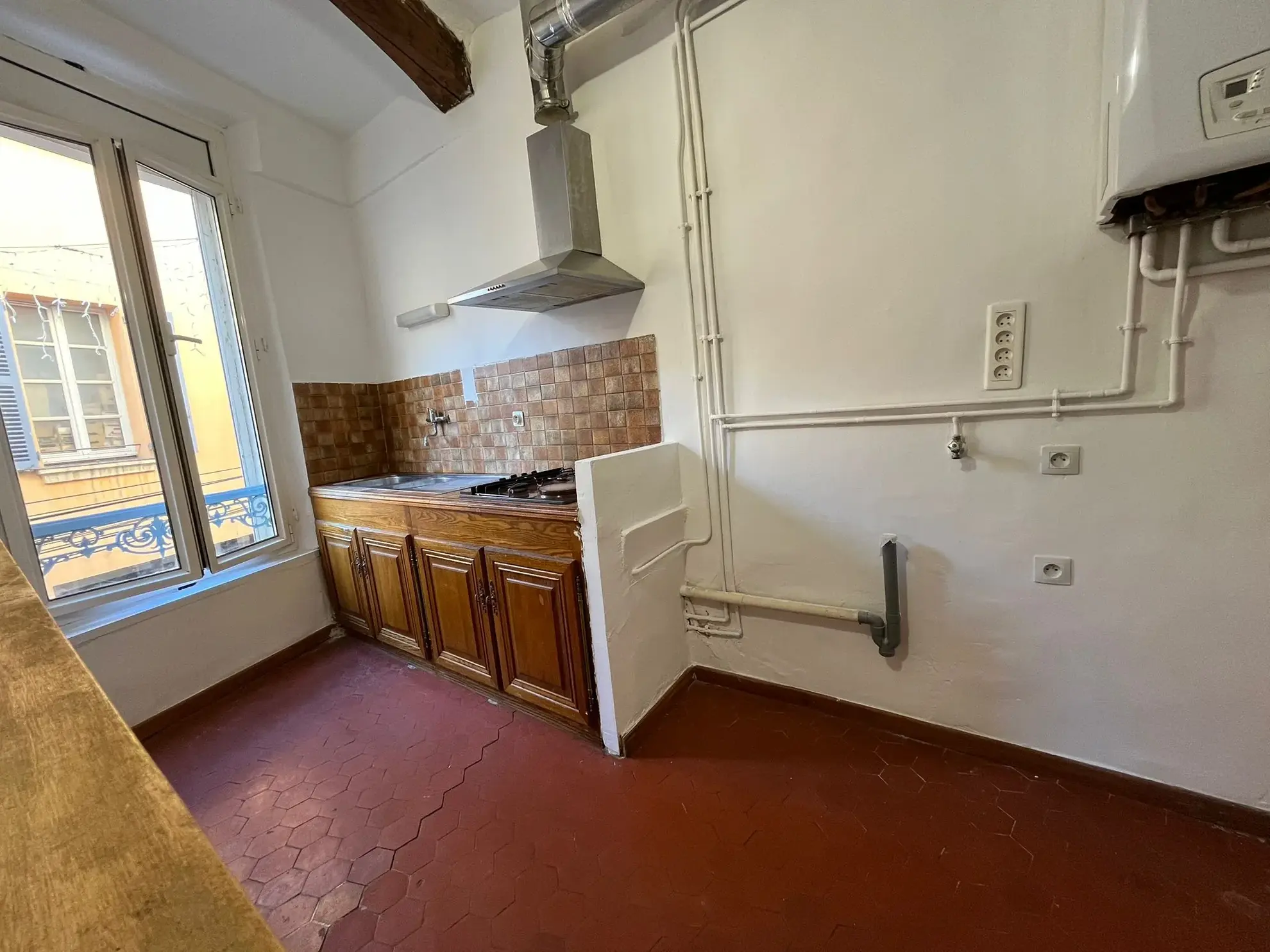 Grand appartement T2 de charme à La Seyne-sur-Mer avec vue urbaine 