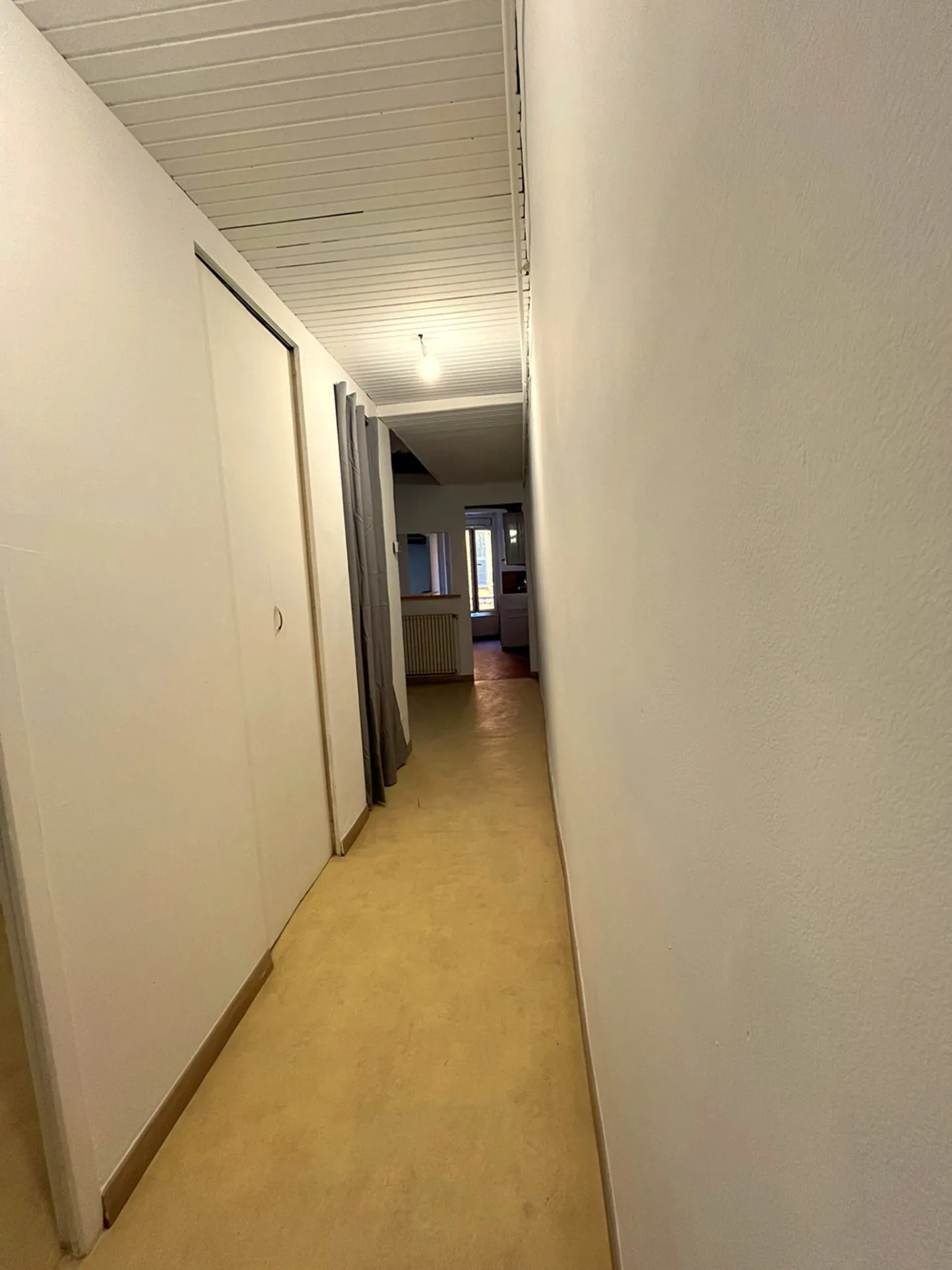 Grand appartement T2 de charme à La Seyne-sur-Mer avec vue urbaine 