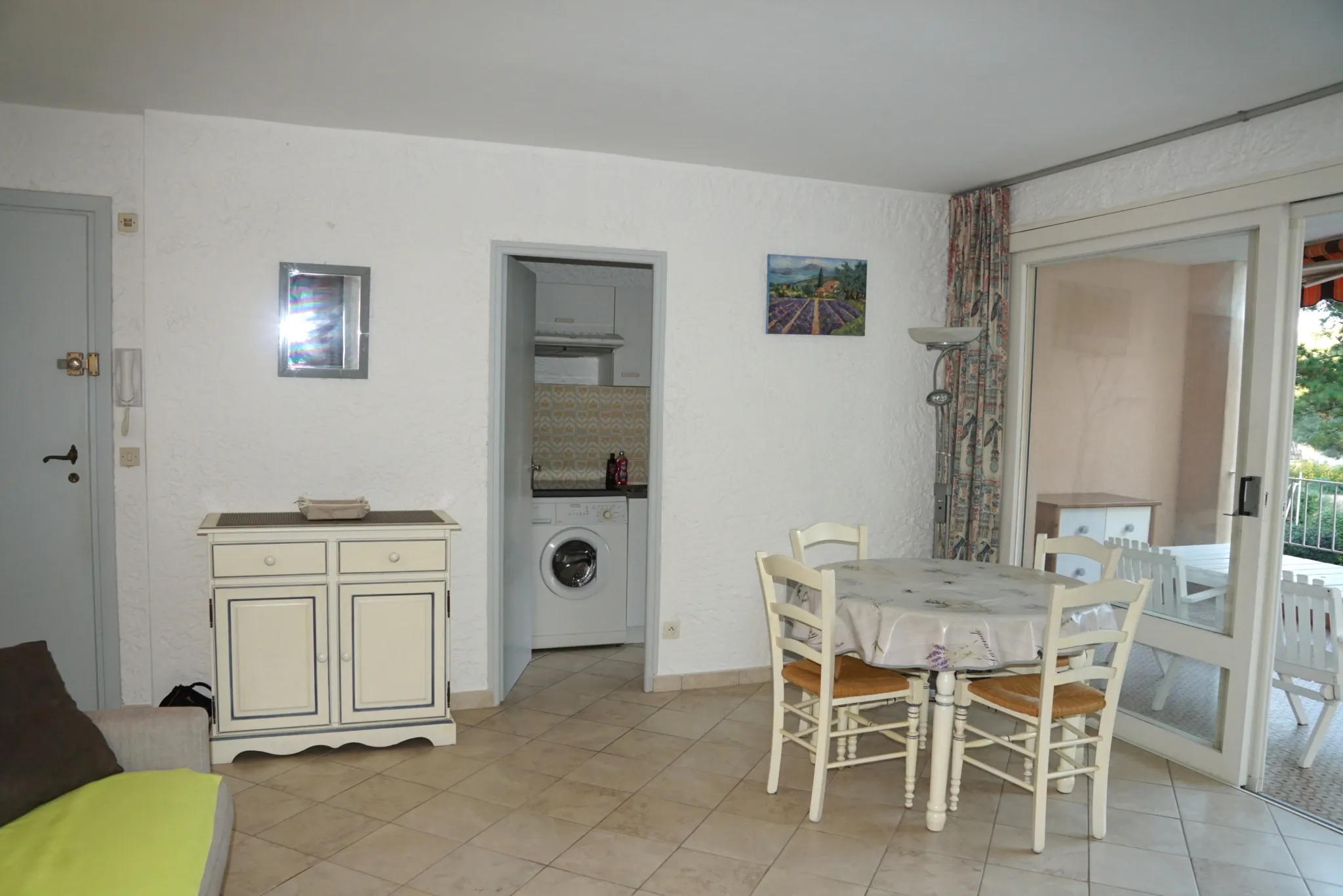 Appartement F2 de 40 m² avec grande terrasse et parking à Cavalaire-sur-Mer 