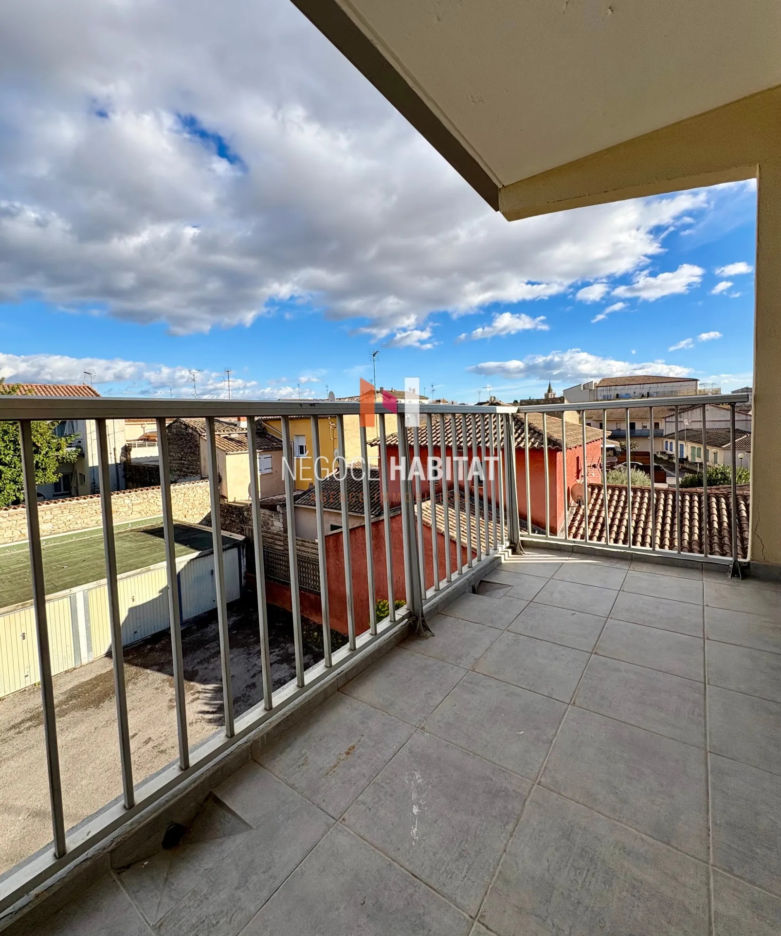 Appartement T1 à vendre à Lunel avec terrasse, proximité gare et commodités