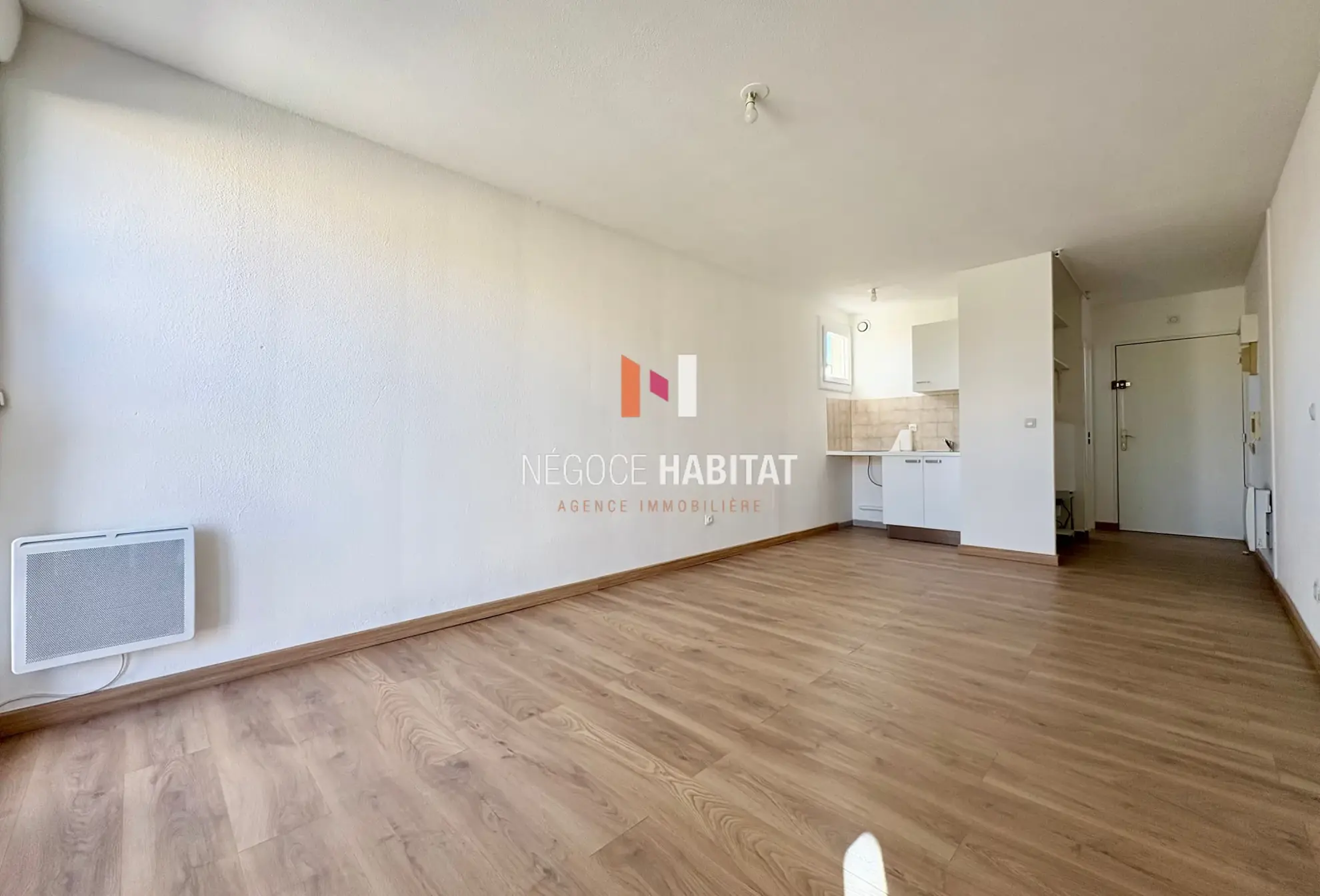 Appartement T1 à vendre à Lunel avec terrasse, proximité gare et commodités 