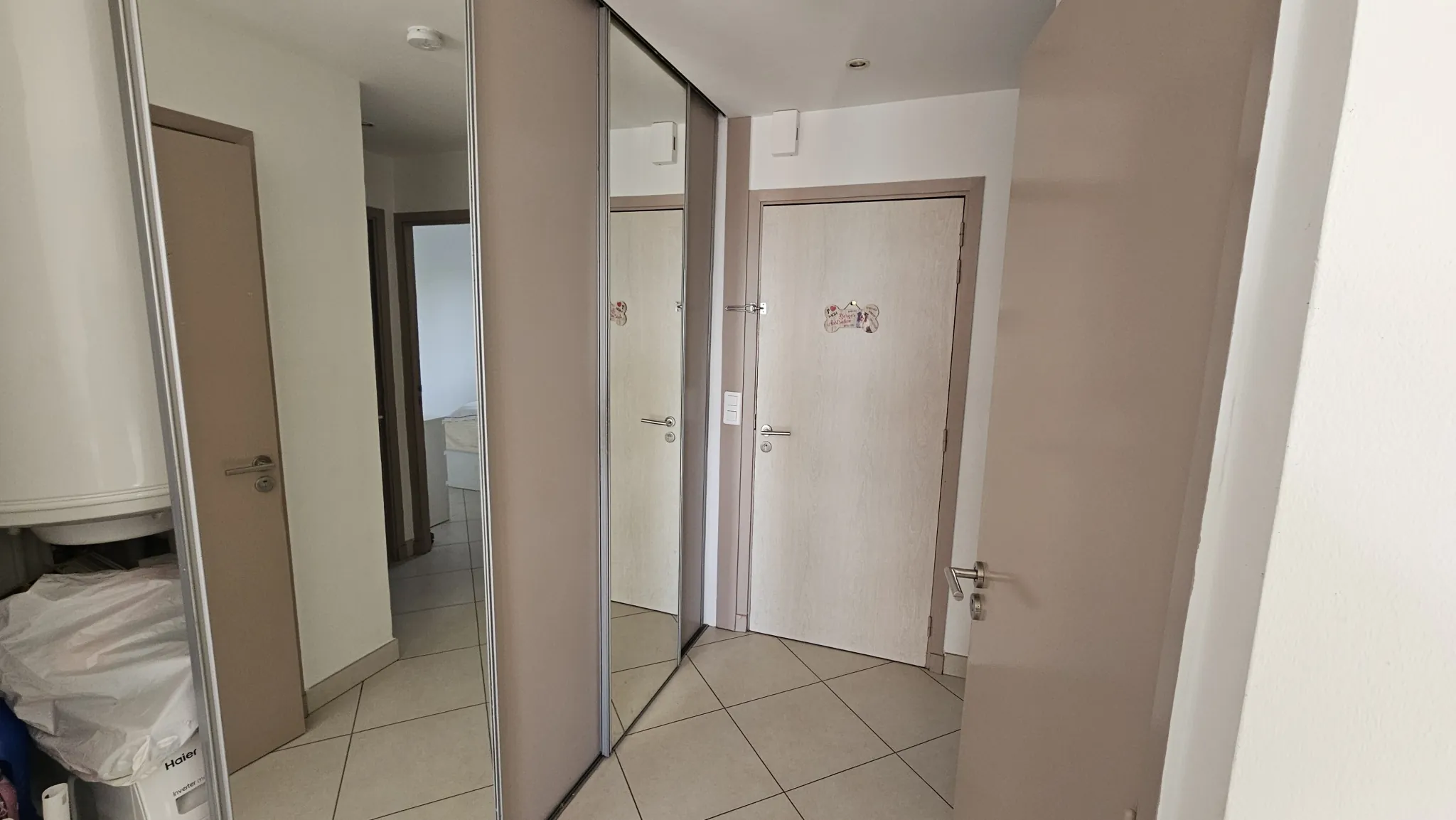 Appartement T2 rénové avec terrasse à Bandol, proche commerces et gare 