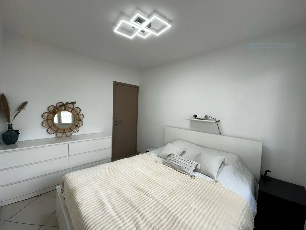 Appartement T2 rénové avec terrasse à Bandol, proche commerces et gare 