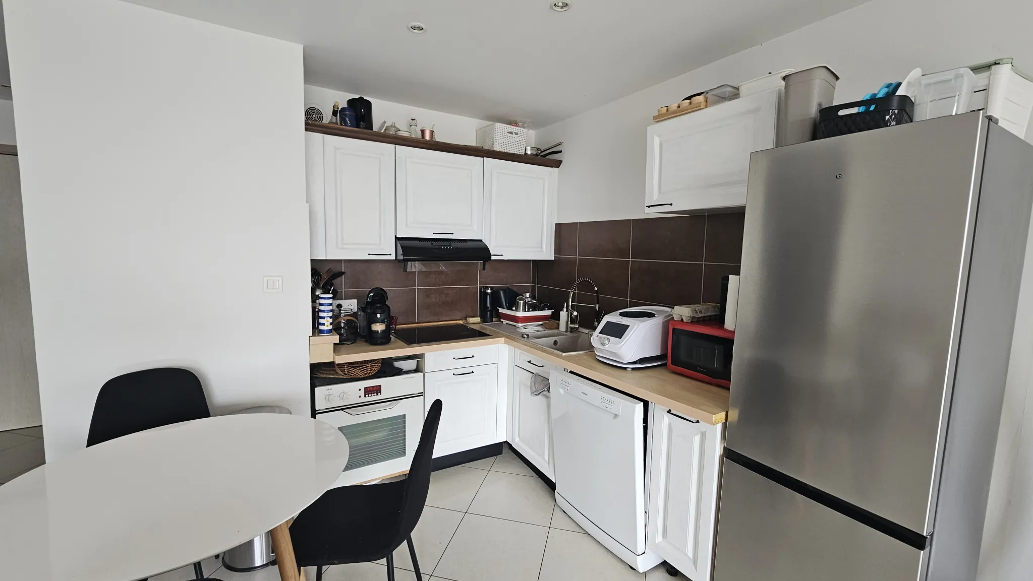 Appartement T2 rénové avec terrasse à Bandol, proche commerces et gare