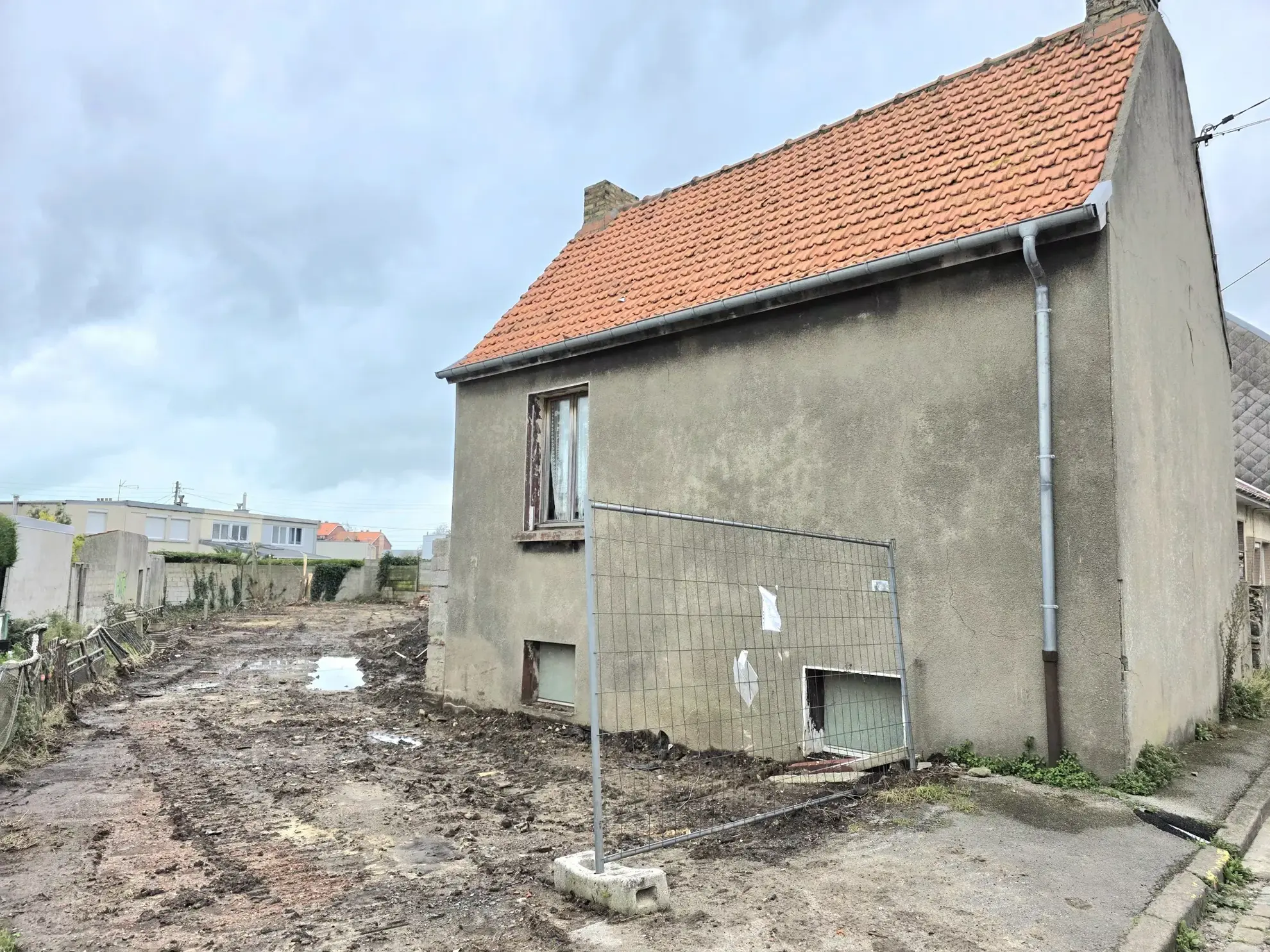 Maison individuelle à réhabiliter à Outreau avec jardin et parking - Opportunité à saisir 