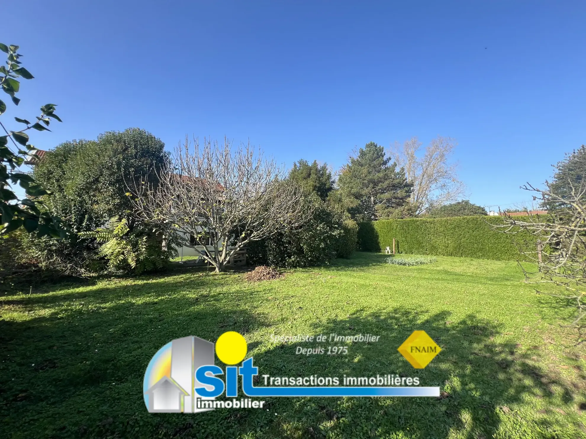 Maison à Saint-Romain-en-Gal avec sous-sol et jardin de 863 m2 