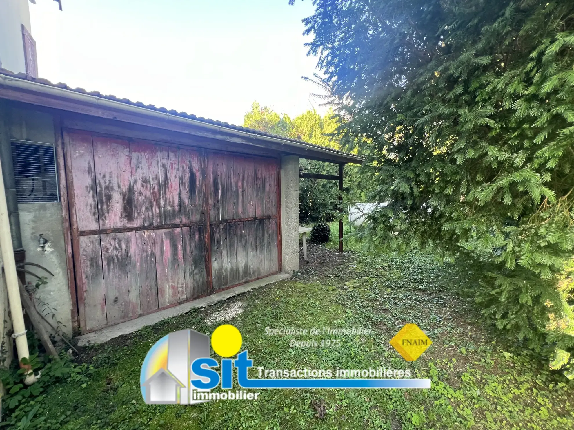 Maison à Saint-Romain-en-Gal avec sous-sol et jardin de 863 m2 