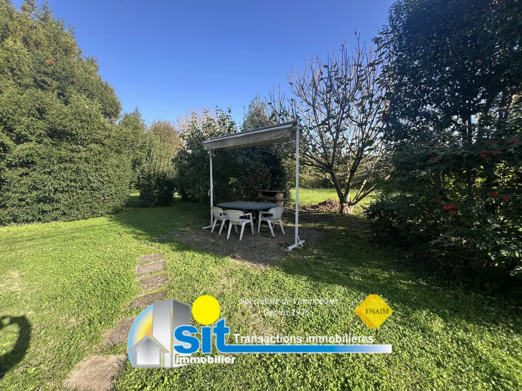 Maison à Saint-Romain-en-Gal avec sous-sol et jardin de 863 m2 