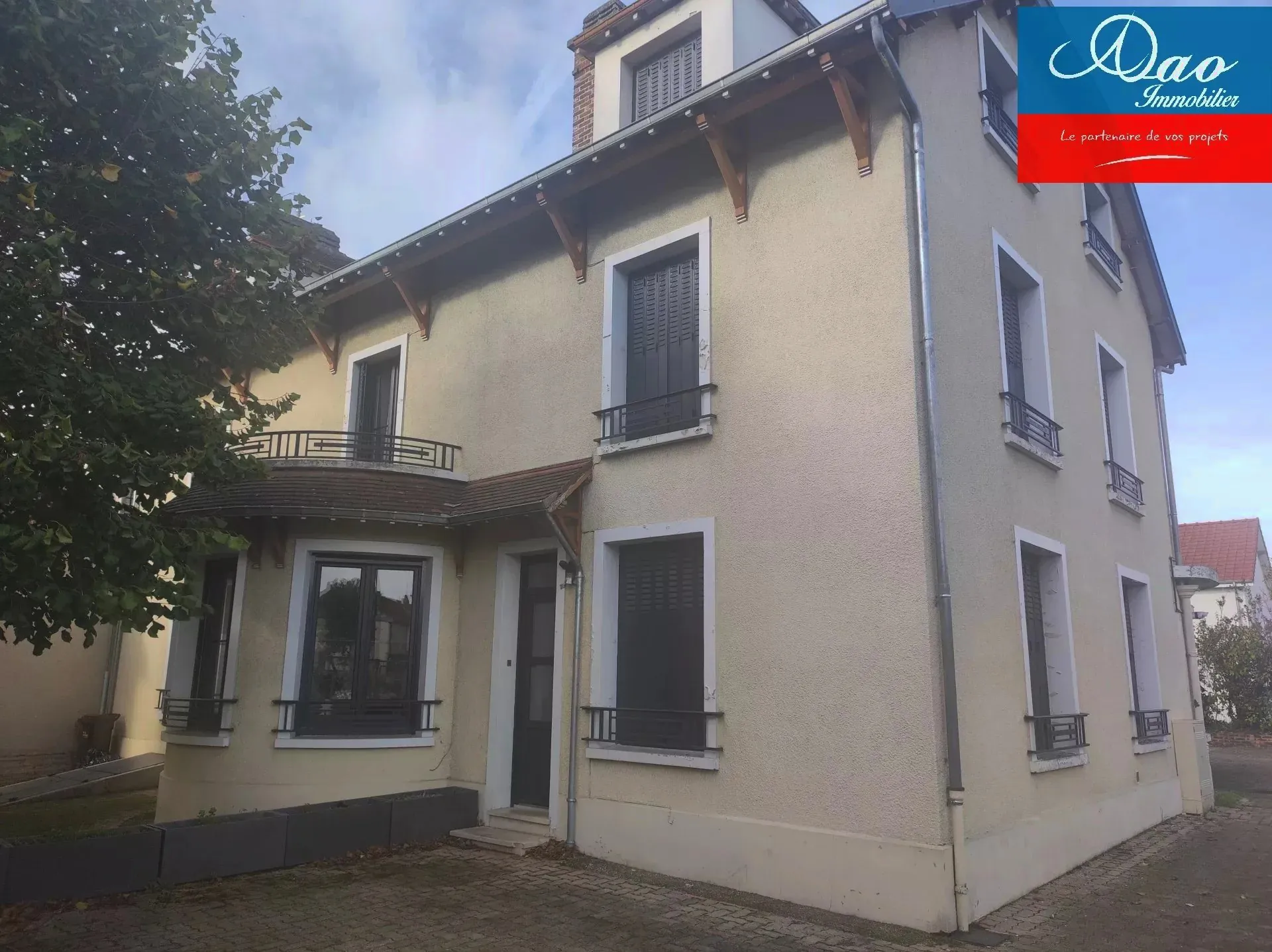 Triplex de 97 m2 avec terrasse à Sainte Savine, proche commodités