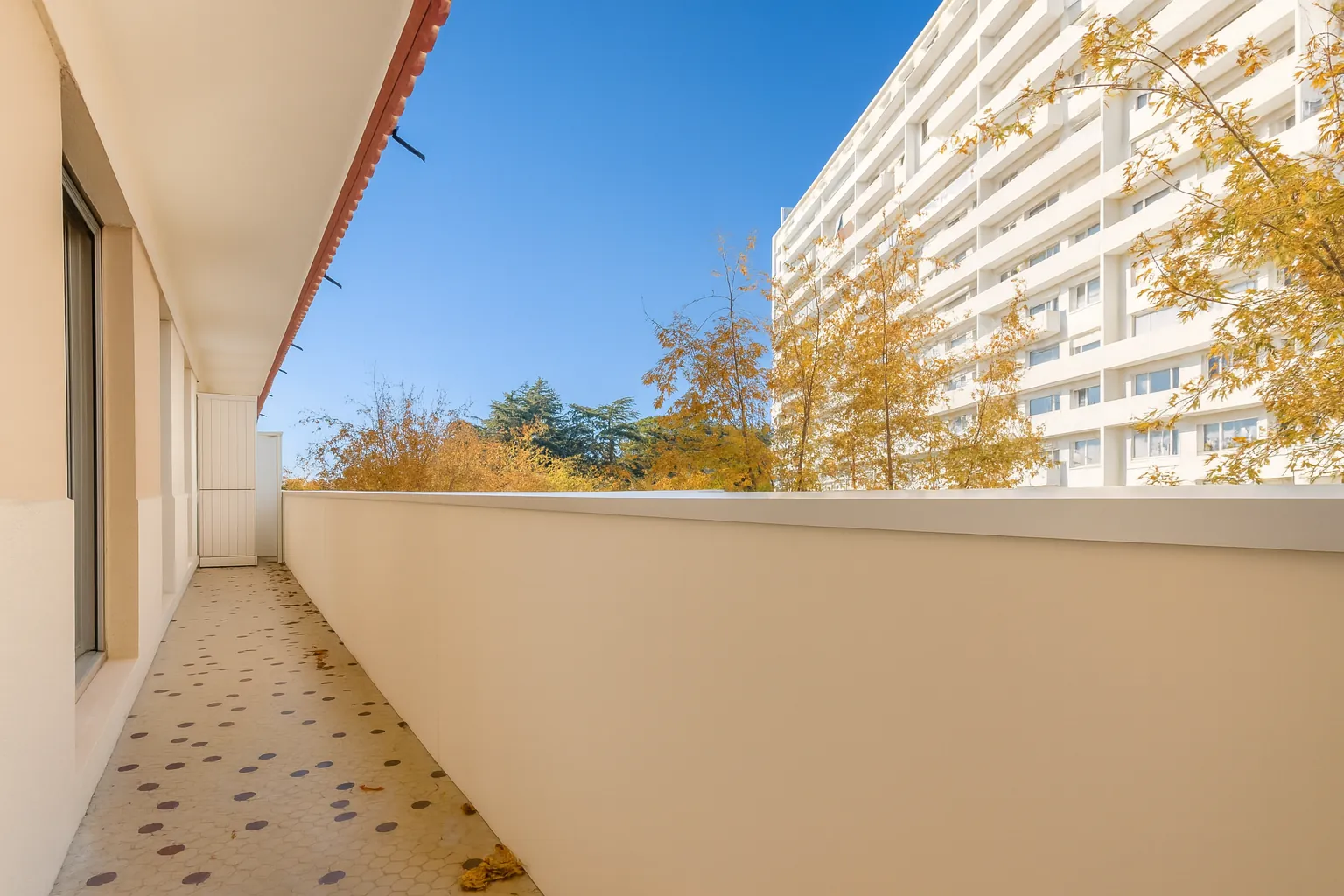 Appartement de 3 pièces rénové avec balcon à Saint-Étienne - Résidence sécurisée 
