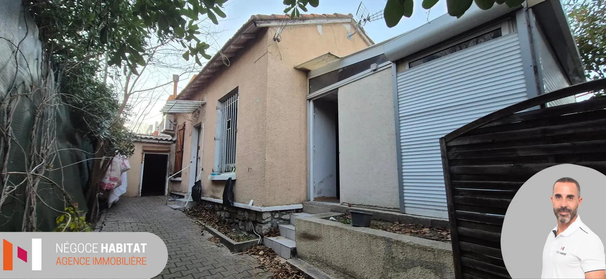 Maison de ville à rénover à Montpellier avec véranda et garage - Opportunité