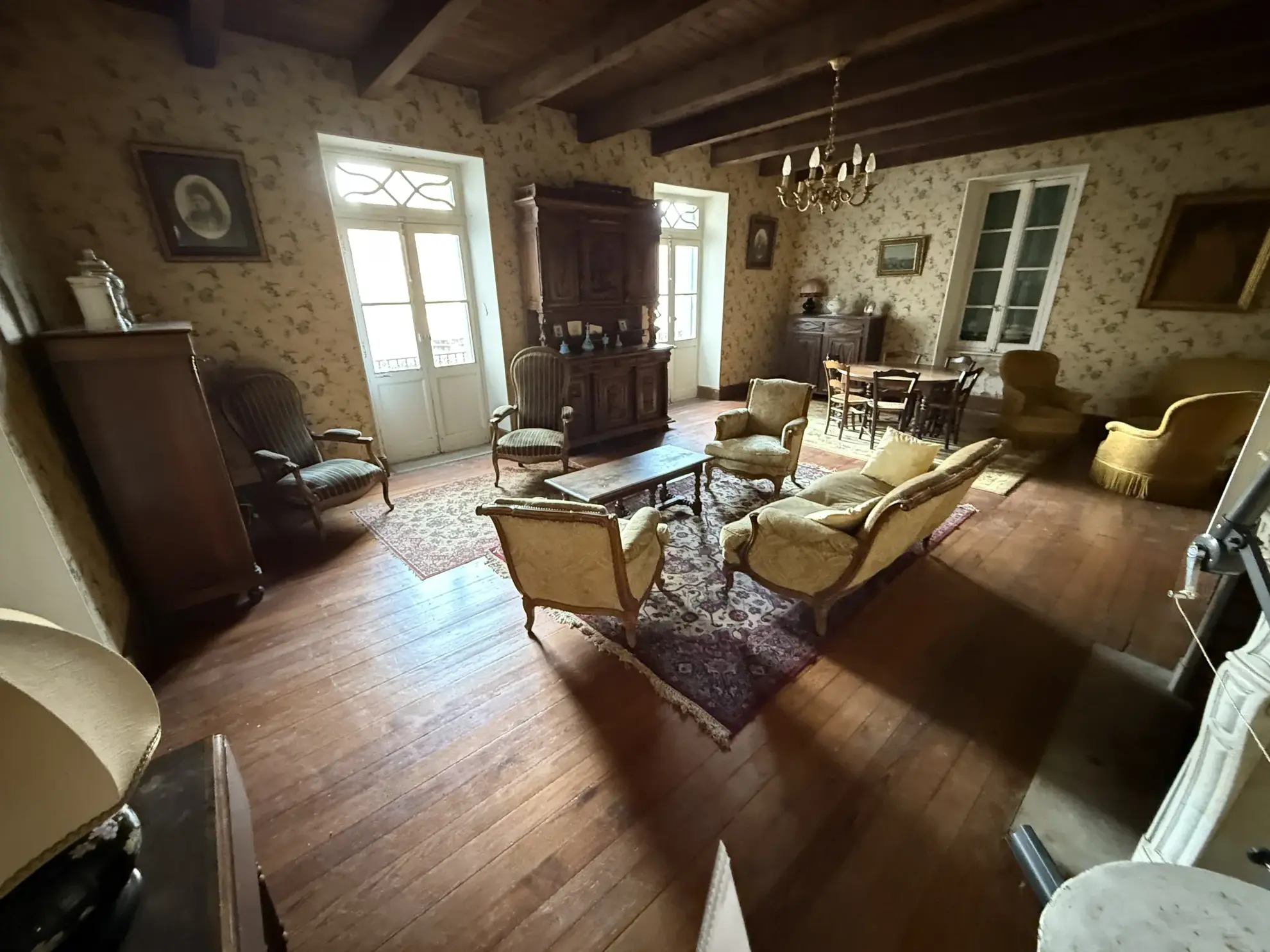 Charmante maison ancienne à Vabres l'Abbaye à vendre avec garage et cave