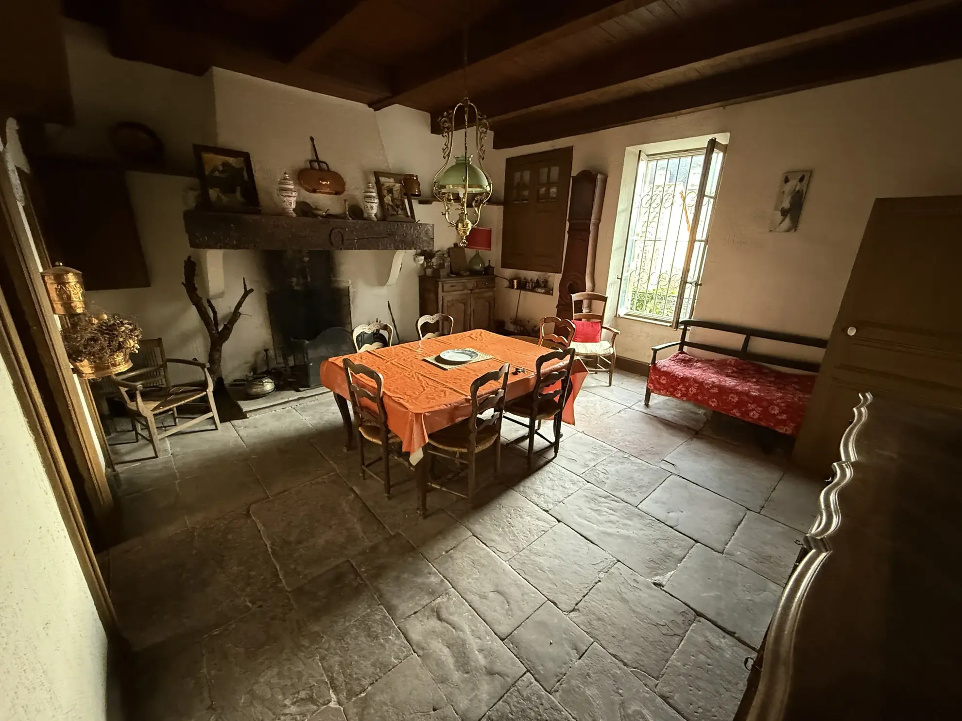 Charmante maison ancienne à Vabres l'Abbaye à vendre avec garage et cave 