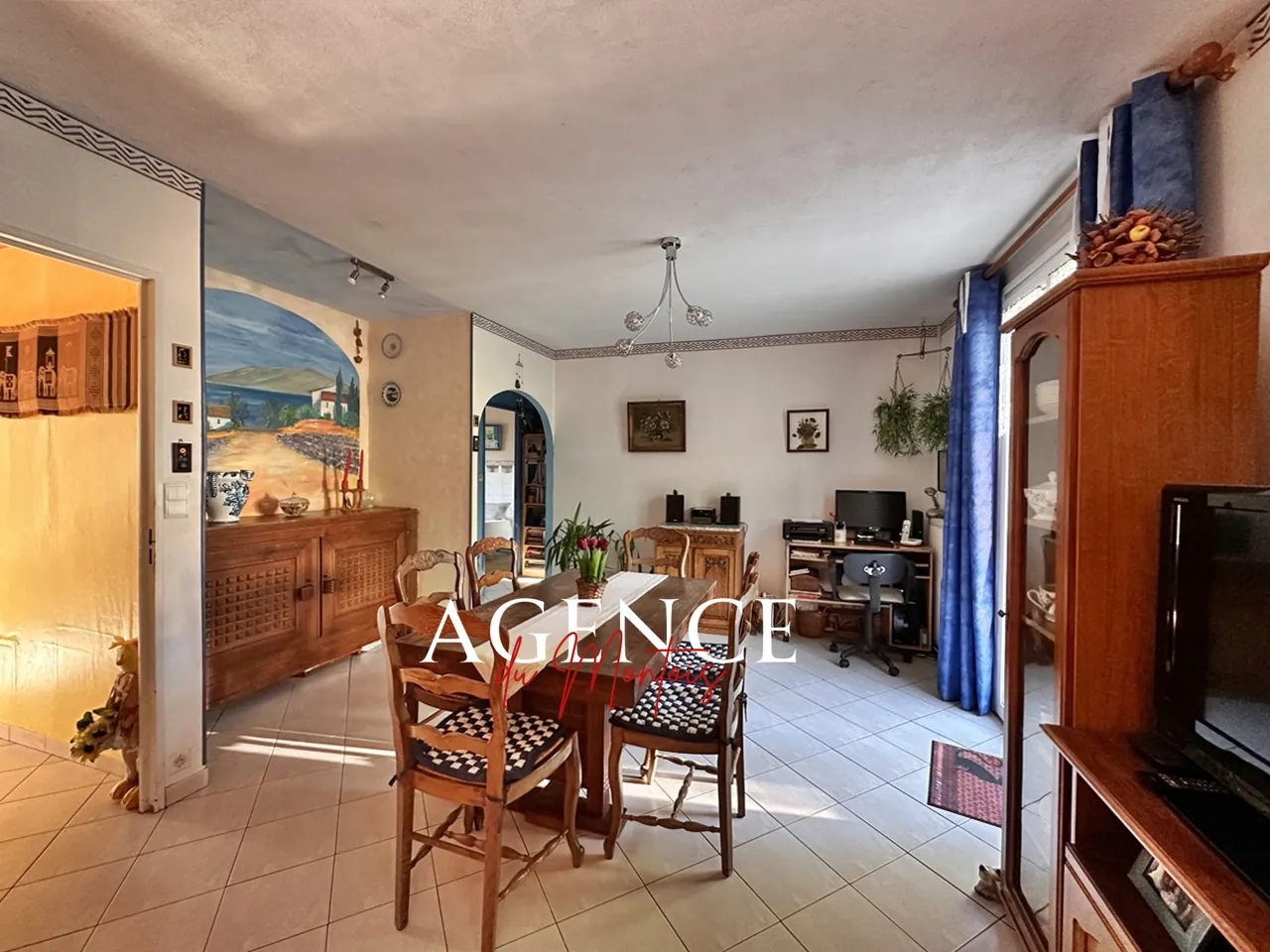 Charmante maison de plain-pied avec jardin et piscine à Sergines 