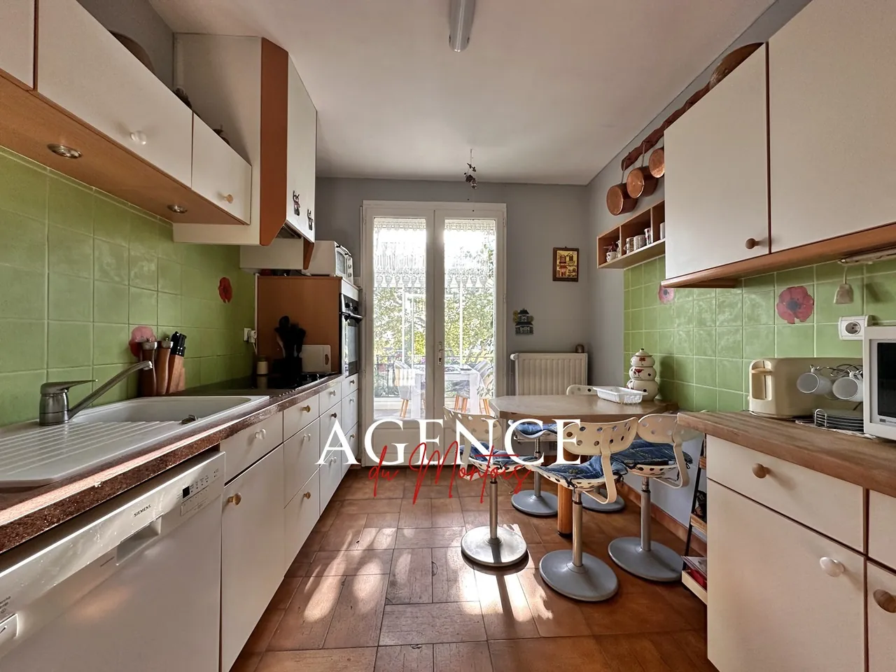 Charmante maison de plain-pied avec jardin et piscine à Sergines 