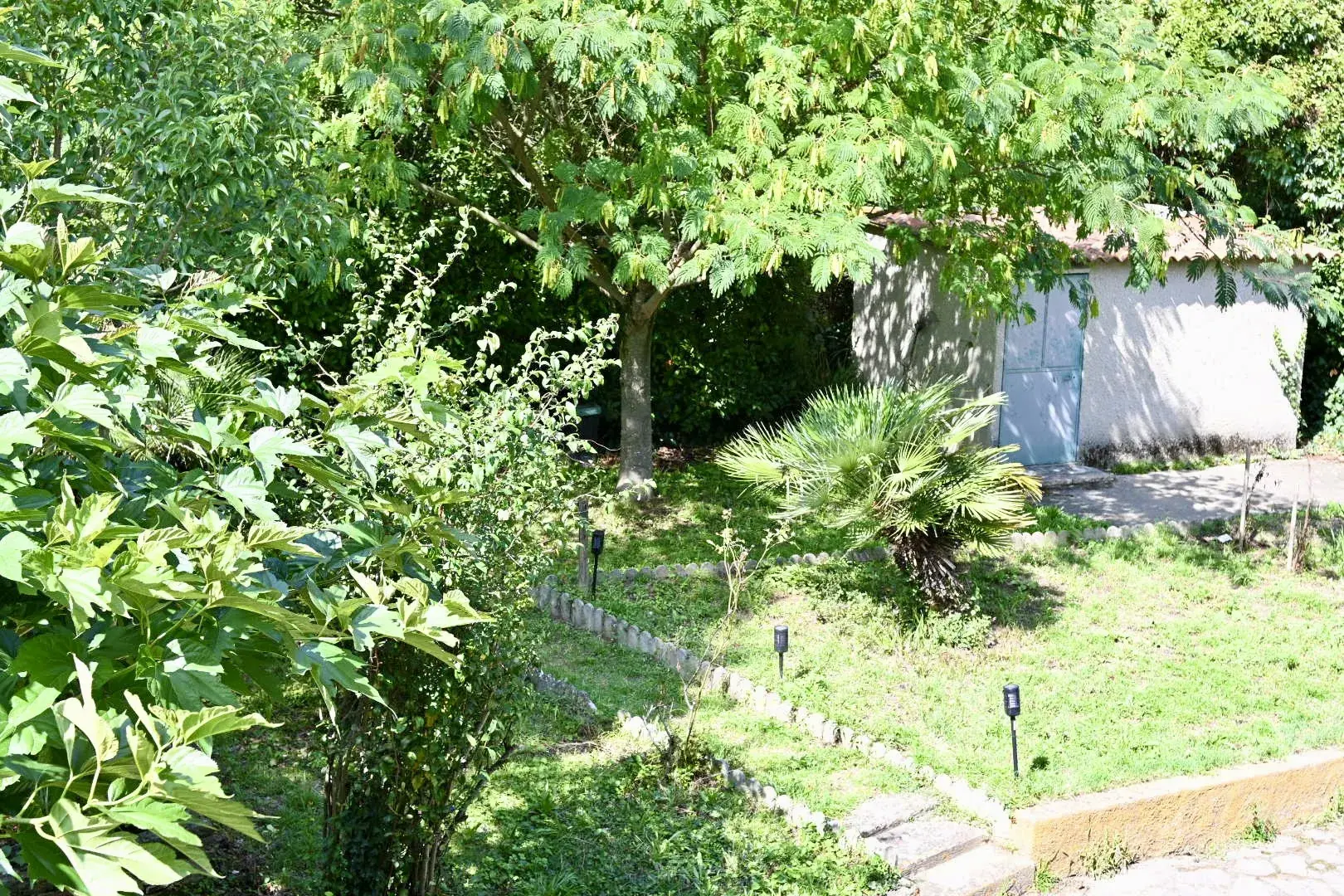 Charmante maison de 129 m² avec jardin et garage à Carcassonne 