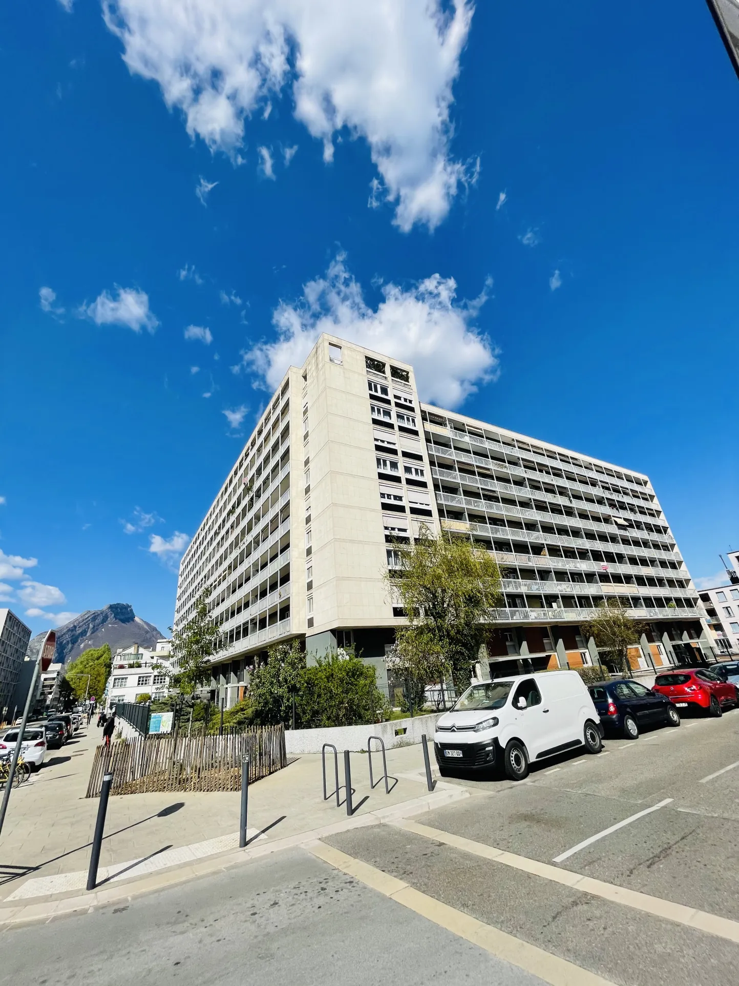 Superbe T3 de 80 m² avec balcon, vue sur Belledonne et Vercors à Grenoble