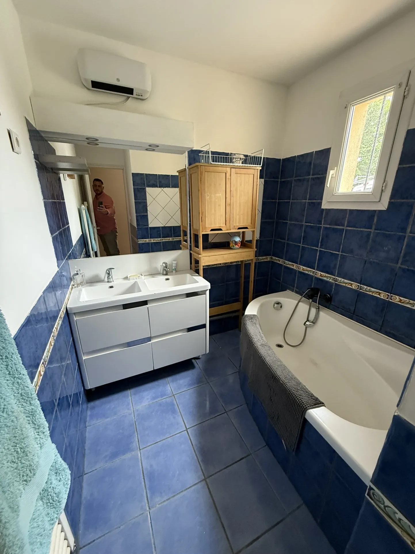 Maison de 85 m² avec jardin et garage à Saint-Priest-Bramefant 