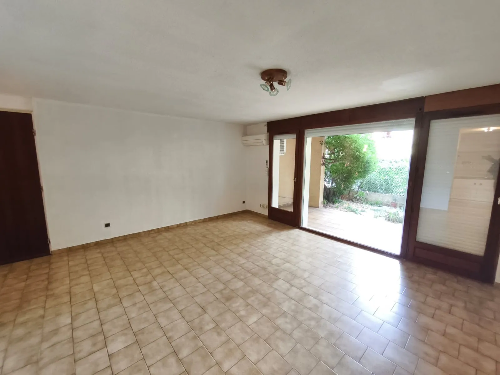 Appartement T3 avec terrasse, jardin et parking à La Seyne-sur-Mer près du fort Napoléon 