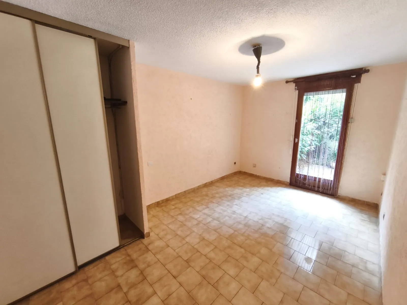 Appartement T3 avec terrasse, jardin et parking à La Seyne-sur-Mer près du fort Napoléon 