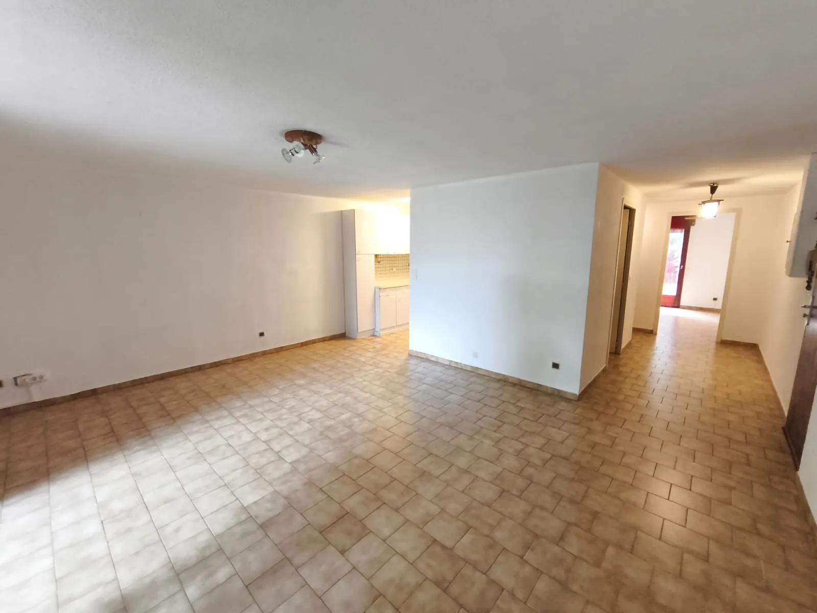 Appartement T3 avec terrasse, jardin et parking à La Seyne-sur-Mer près du fort Napoléon 